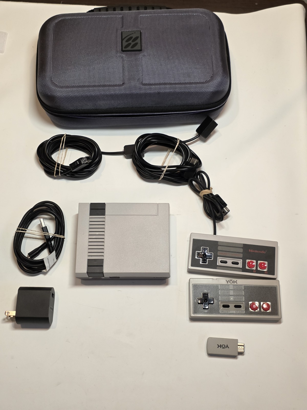 Nintendo NES Classic Edition Mini Console w/ Case, 2 Controllers Cords Authentic