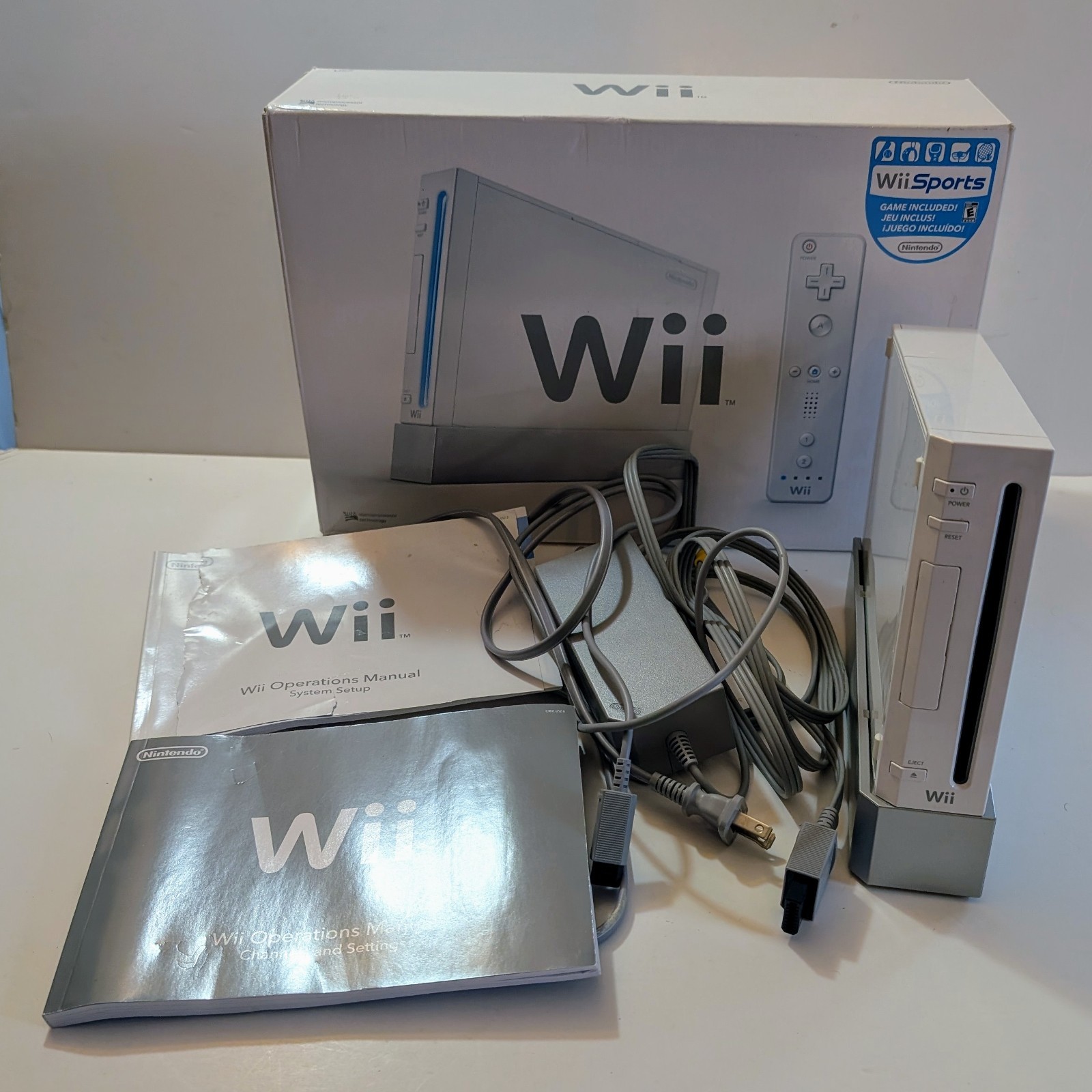 Nintendo RVL-001 Wii Console – PARTS ONLY White With Box, Manuals, And Cords