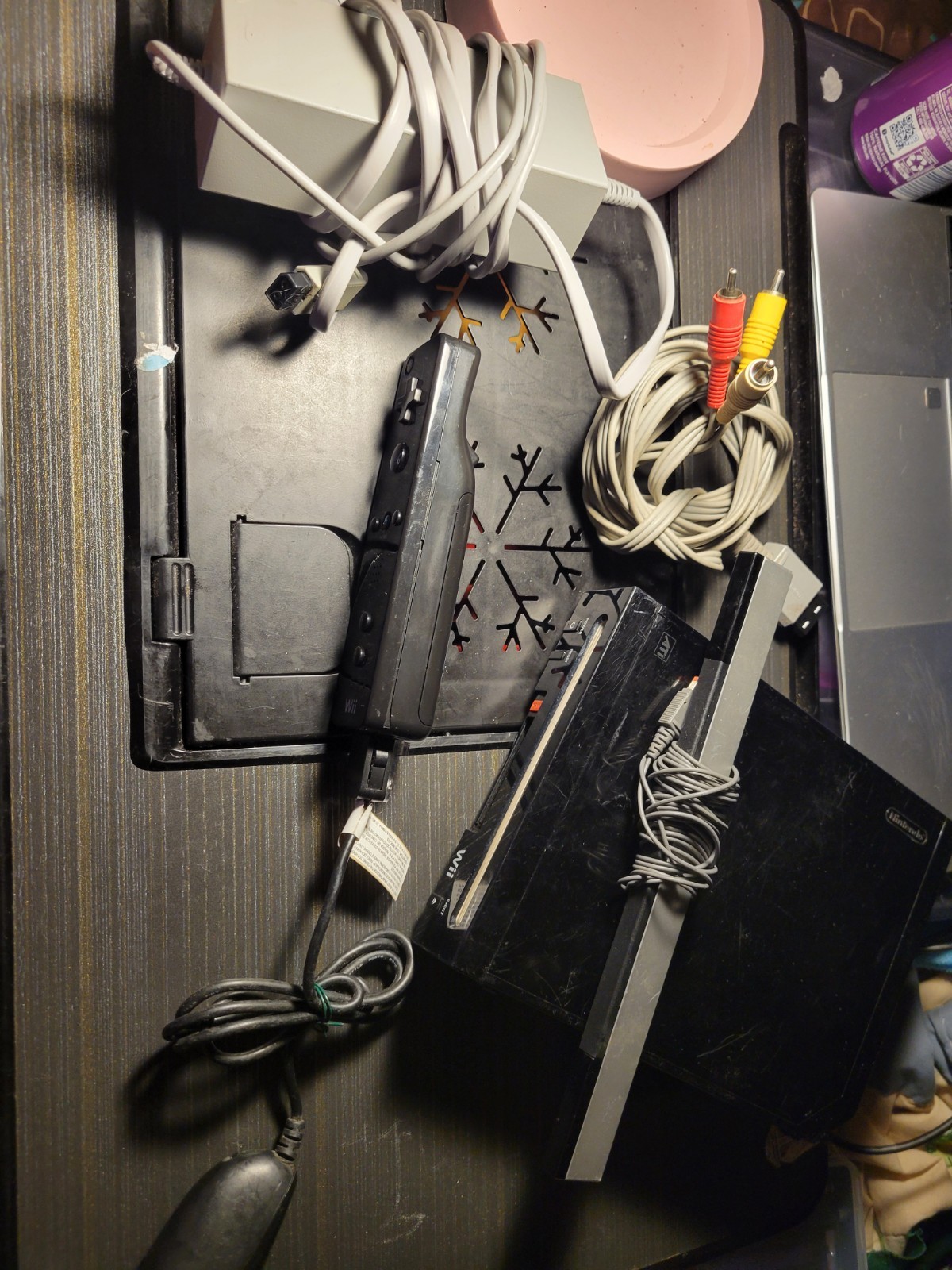 Nintendo Wii RVL-101 Black System with Cables and Controller TESTED