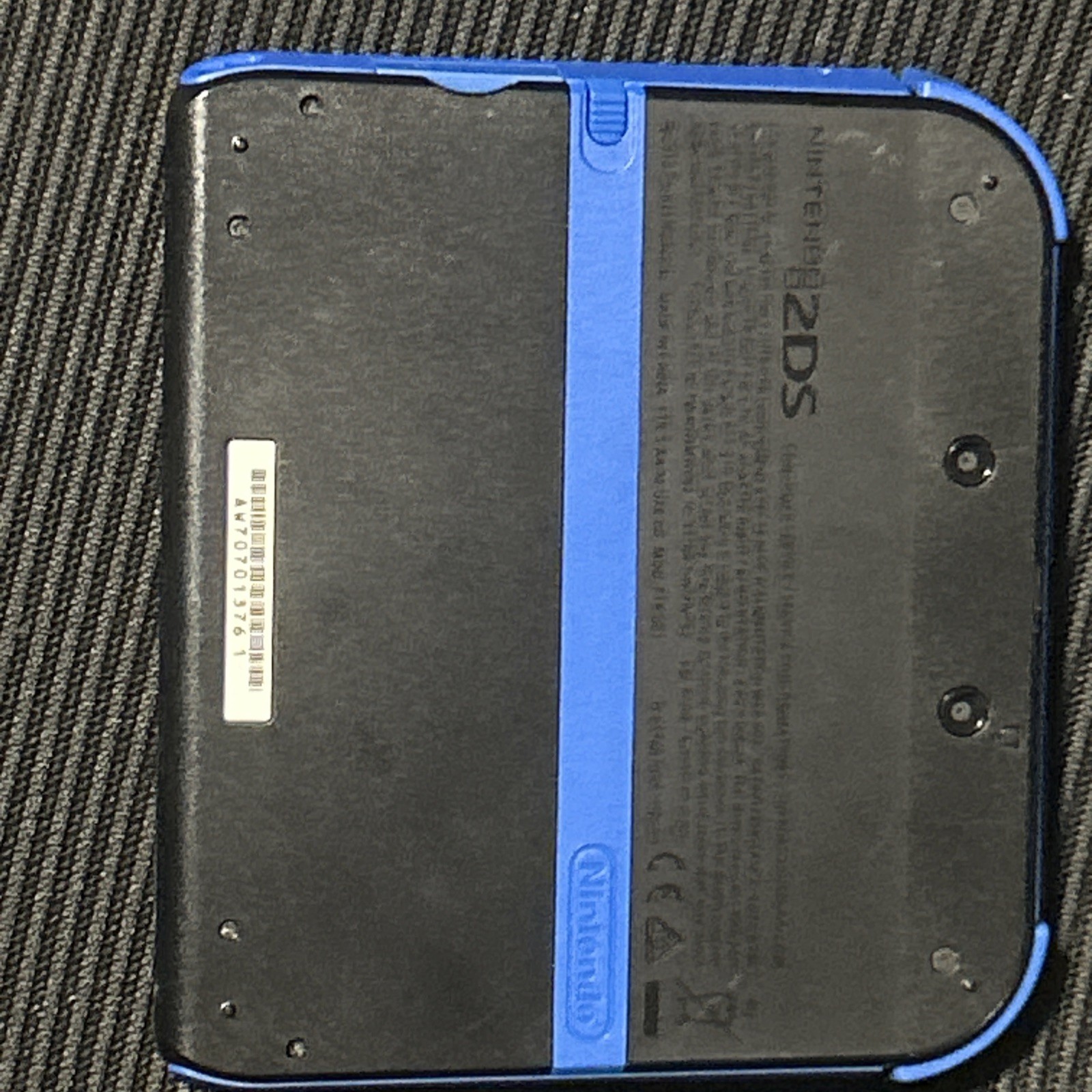Nintendo 2DS Launch Edition Blue and Black Handheld System – Black/Blue
