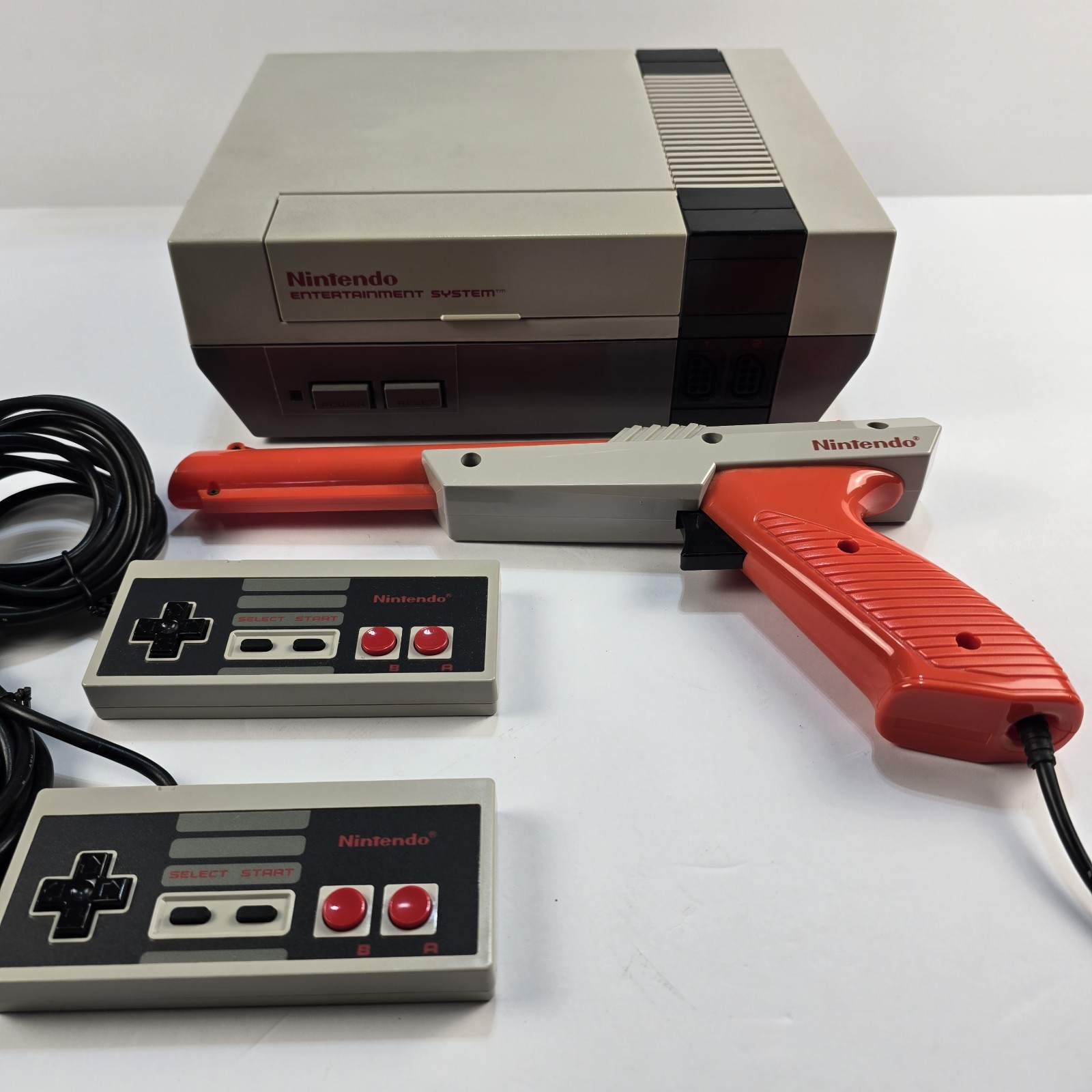 Nintendo NES 001 Console Bundle 1989 Mario Duck Hunt Track Meet Zapper Serial Us
