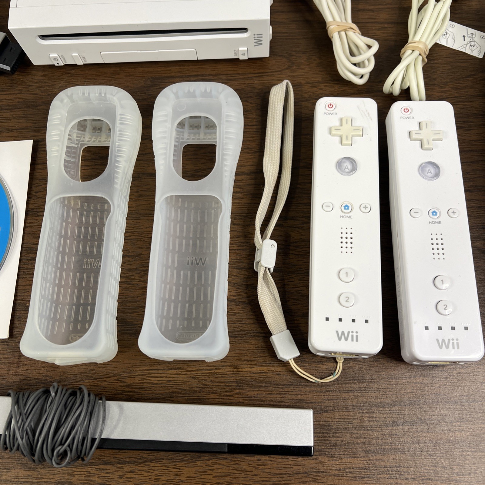 Nintendo Wii Console Bundle White RVL-001 + Wii Sports + 2 Remotes Tested Works