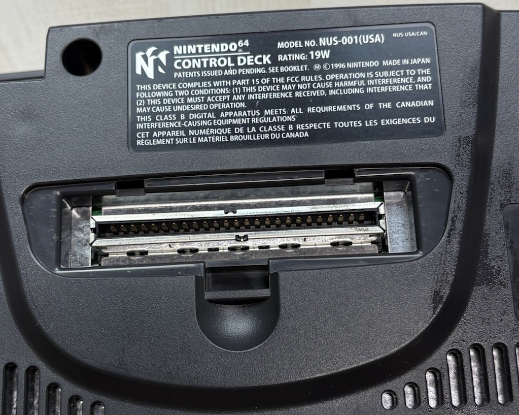 Nintendo 64 N64 Console Bundle with OEM Controller & Hookups