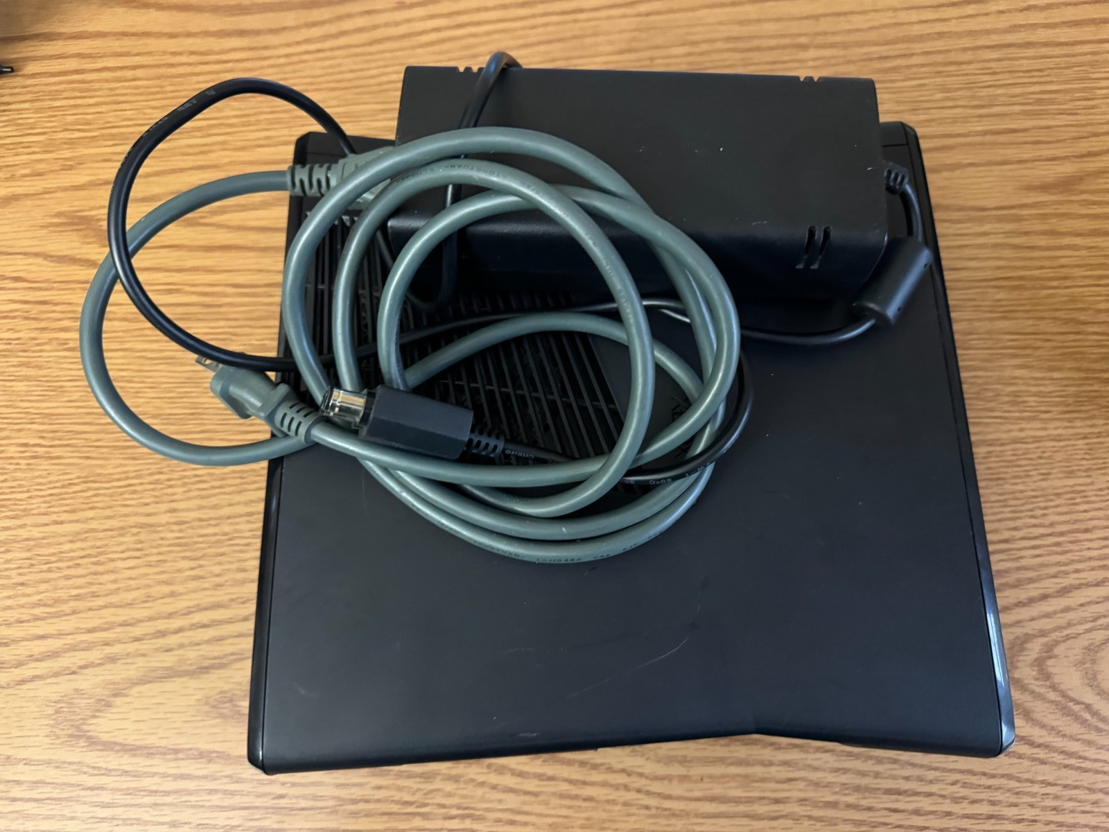 Microsoft Xbox 360 1539 System Black Gaming Console And Adapter.