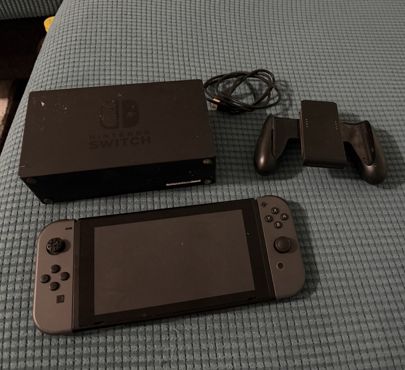 Nintendo Switch HAC-001(-01) Gray/Black Console w/ Dock & Joy-Con Grip USB-C