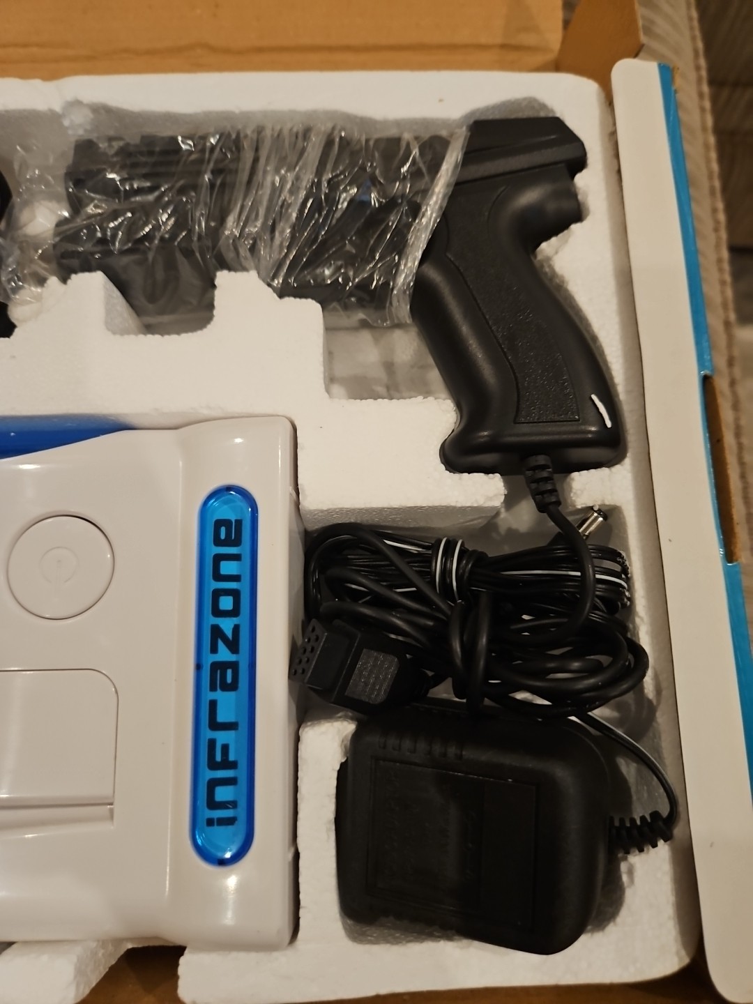 InfraZone 2008 Wireless Solution Home Console Wireless Gaming White Blue 16 Bit