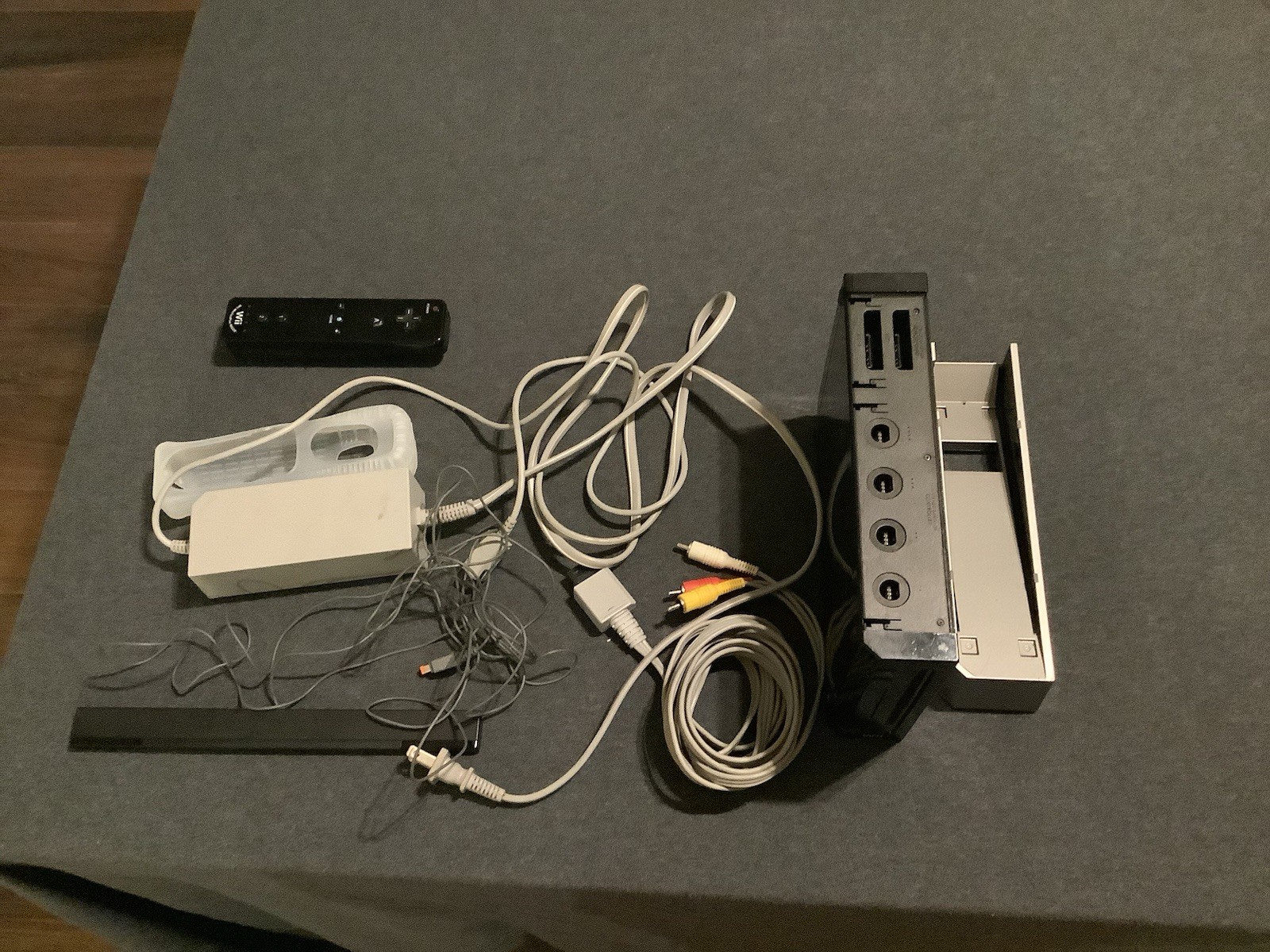 Nintendo Wii RVL-001 512 MB Home Console – black