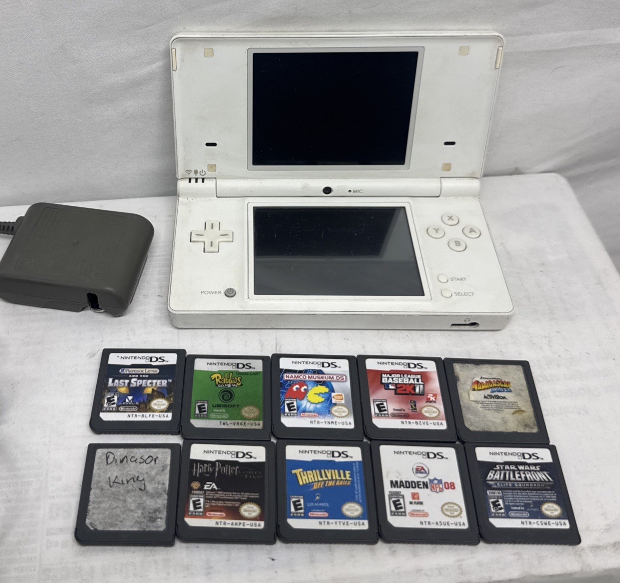 Nintendo DSi White Console TWL-001 USA – Tested & Working W/ Charger 10 Games