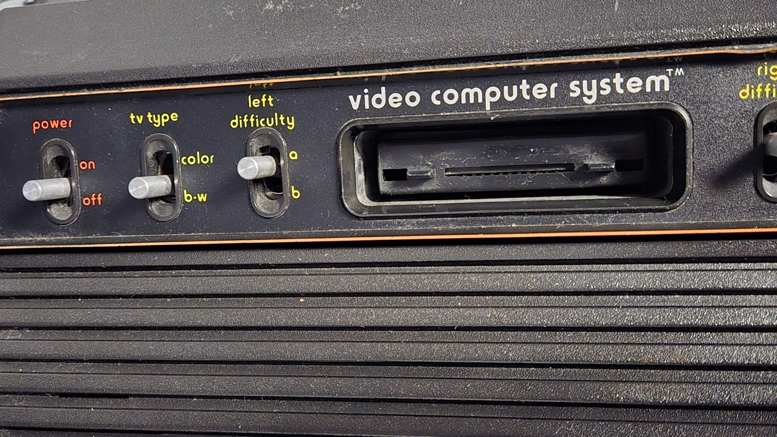 Atari 2600 Light Sixer Console – 6 Switch Woodgrain Taiwan Green Label Untested
