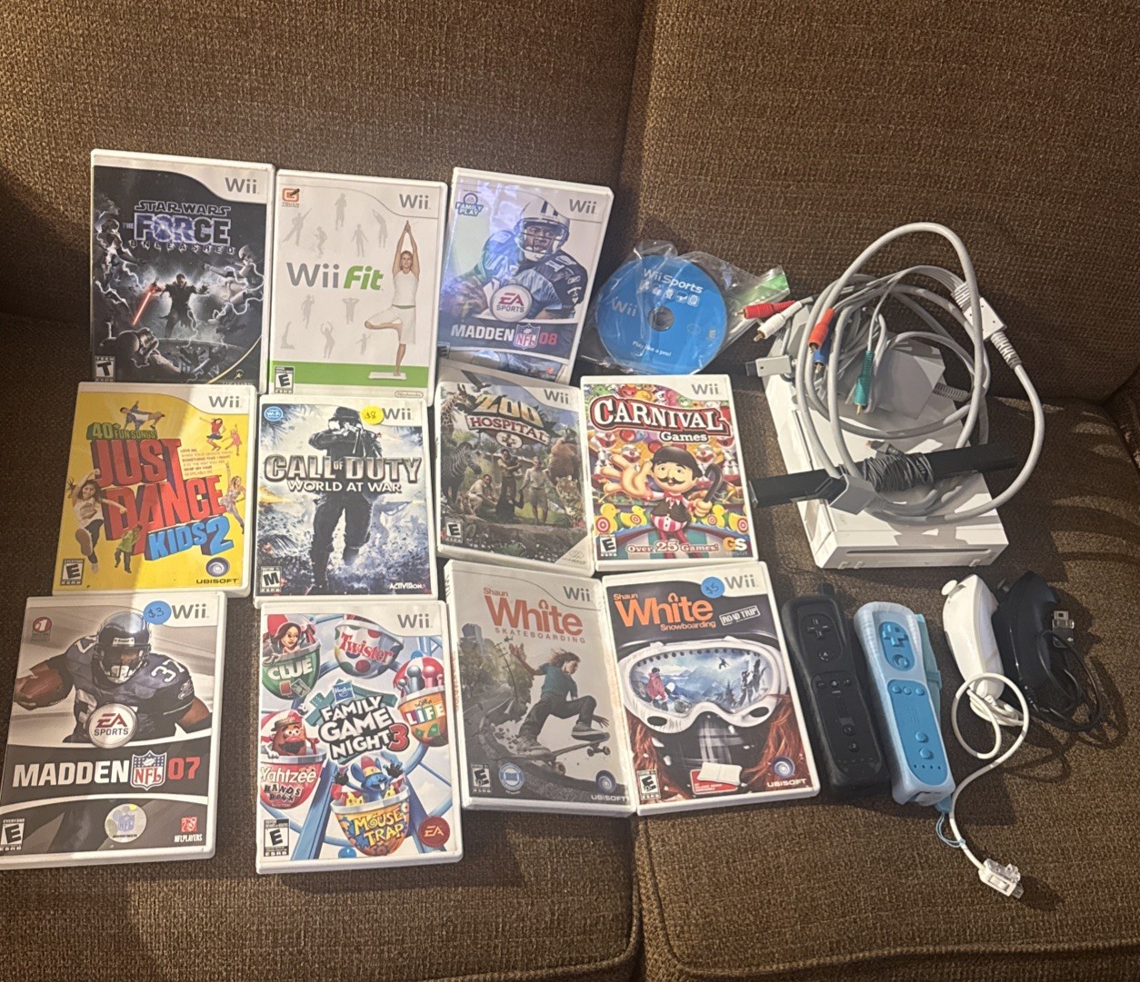 Nintendo Wii console Bundle with games