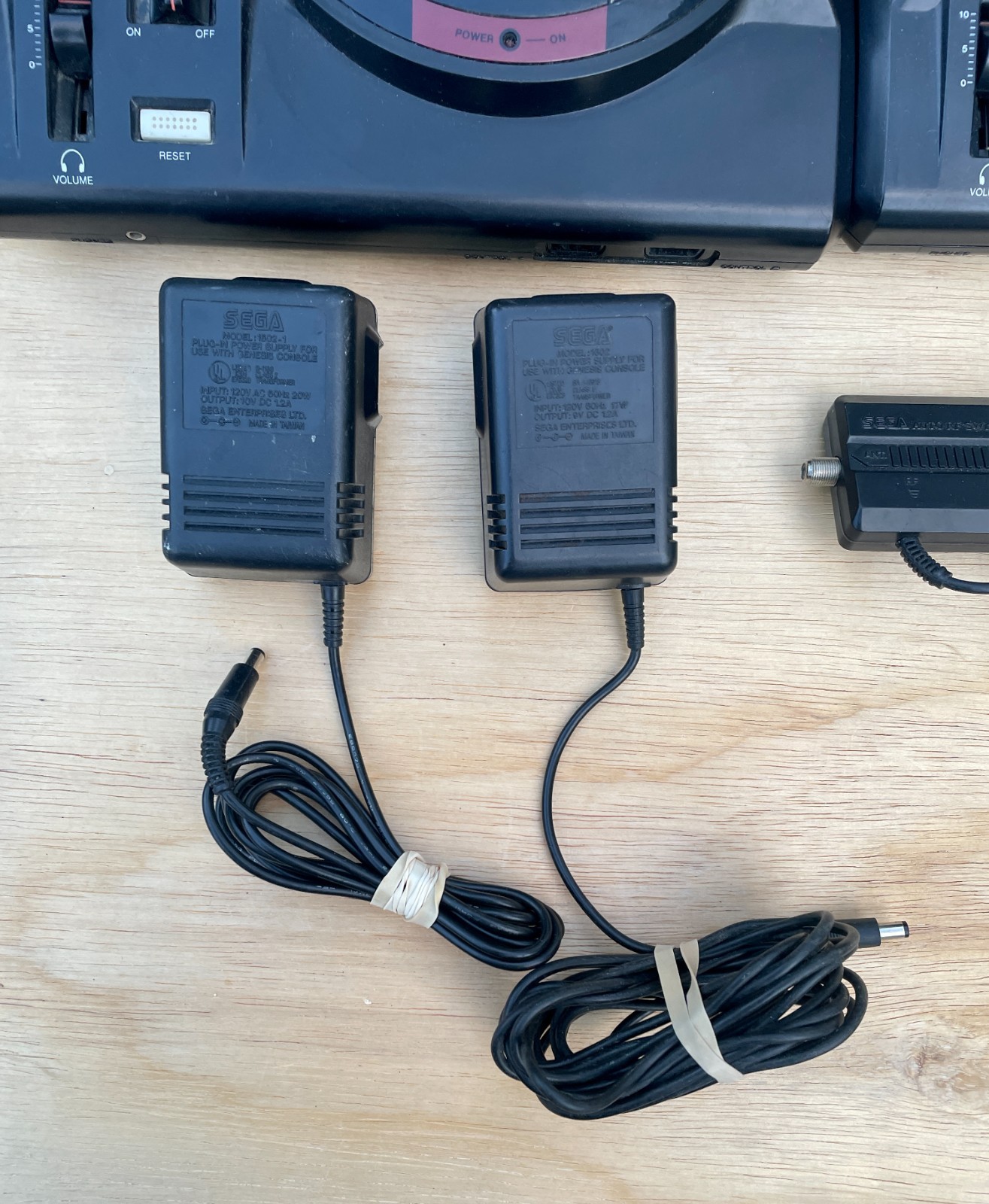 SEGA Genesis Console 1601 Model Games 2 Sets Mega Drive Japan & Taiwan Black