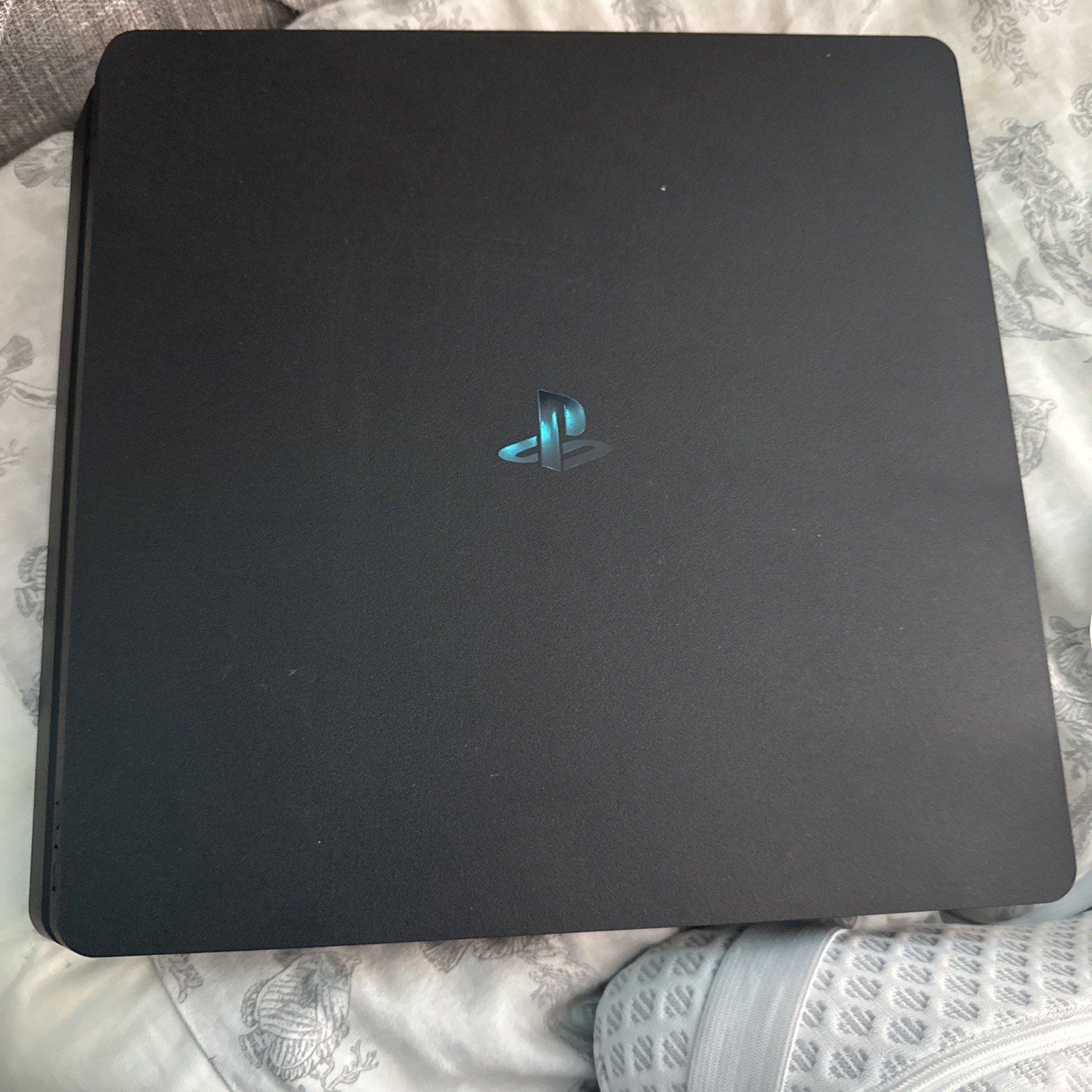 *USED – Sony PlayStation 4