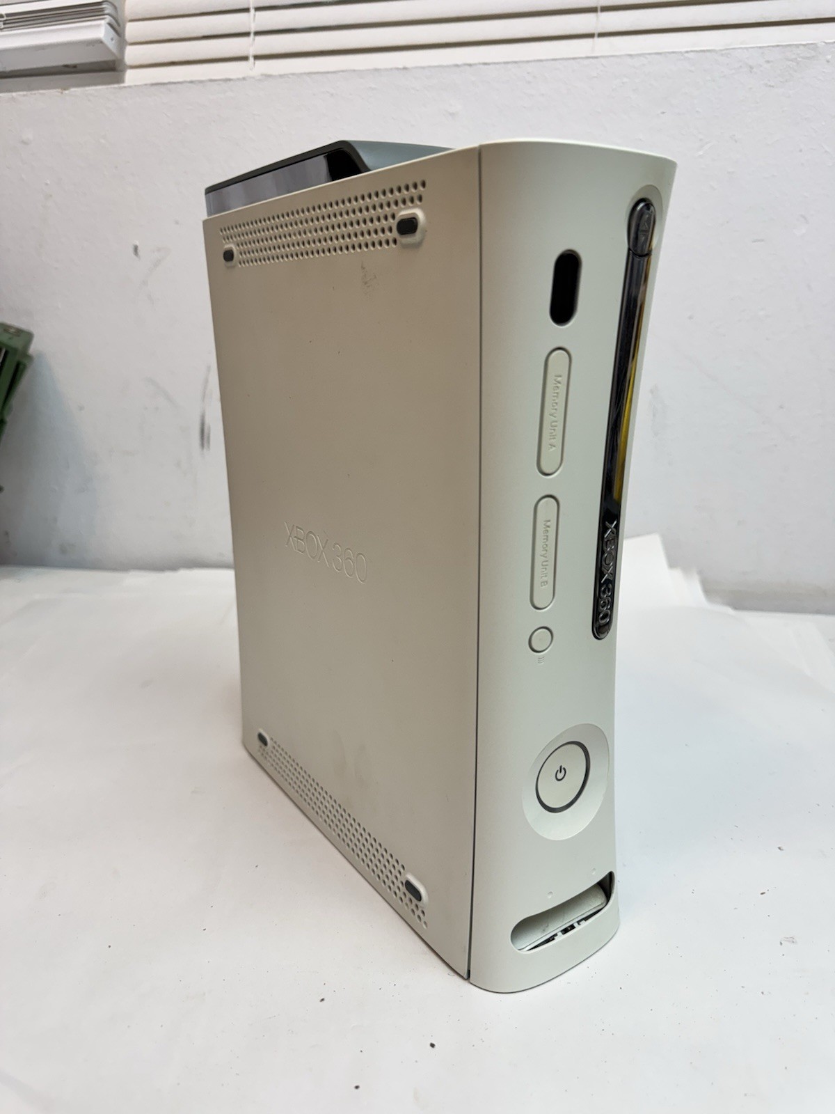 Original Microsoft Xbox 360 White Console Only error code 68