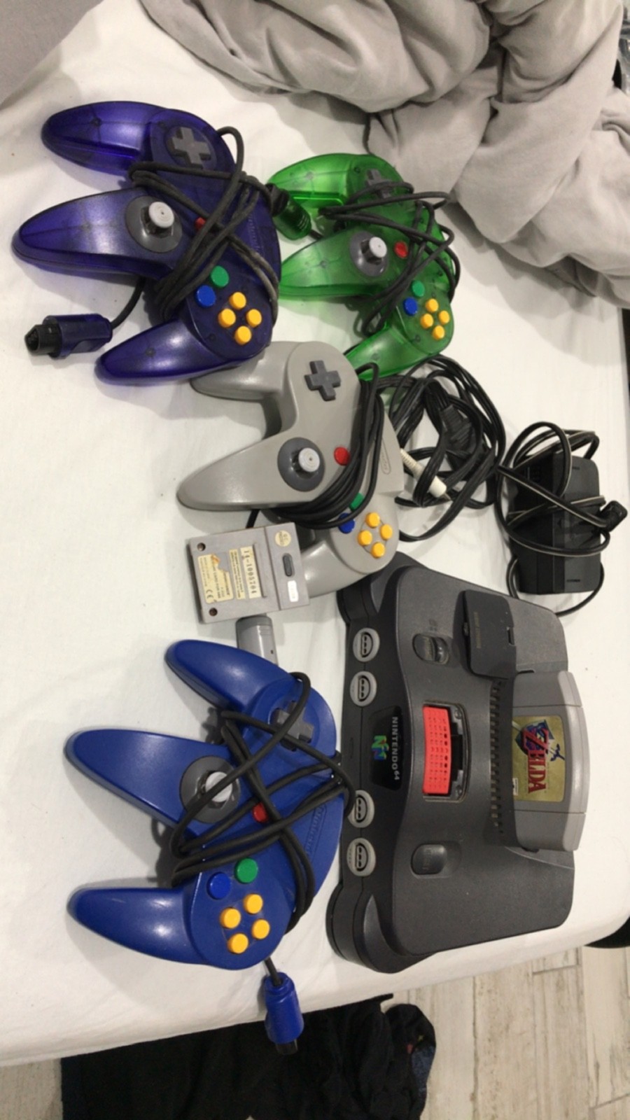 N64 Bundle OG Cable 4 Controllers + mem card+mem expac+Ocarina of Time Authentic