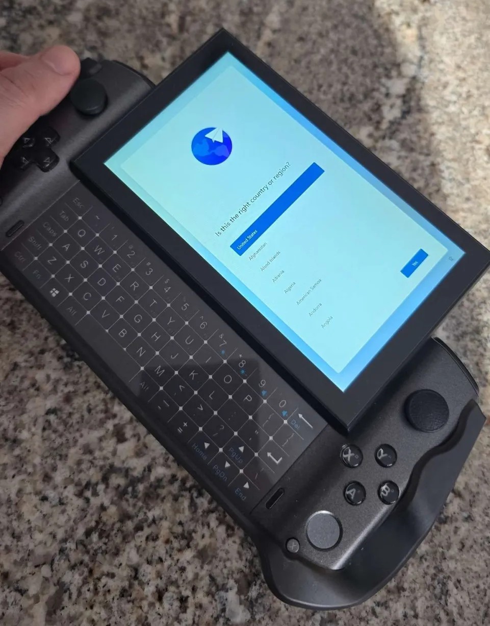 GPD Win 3 Intel Core I7-1195G7 — 16GB RAM, 1 TB NVMe Storage, Windows Installed