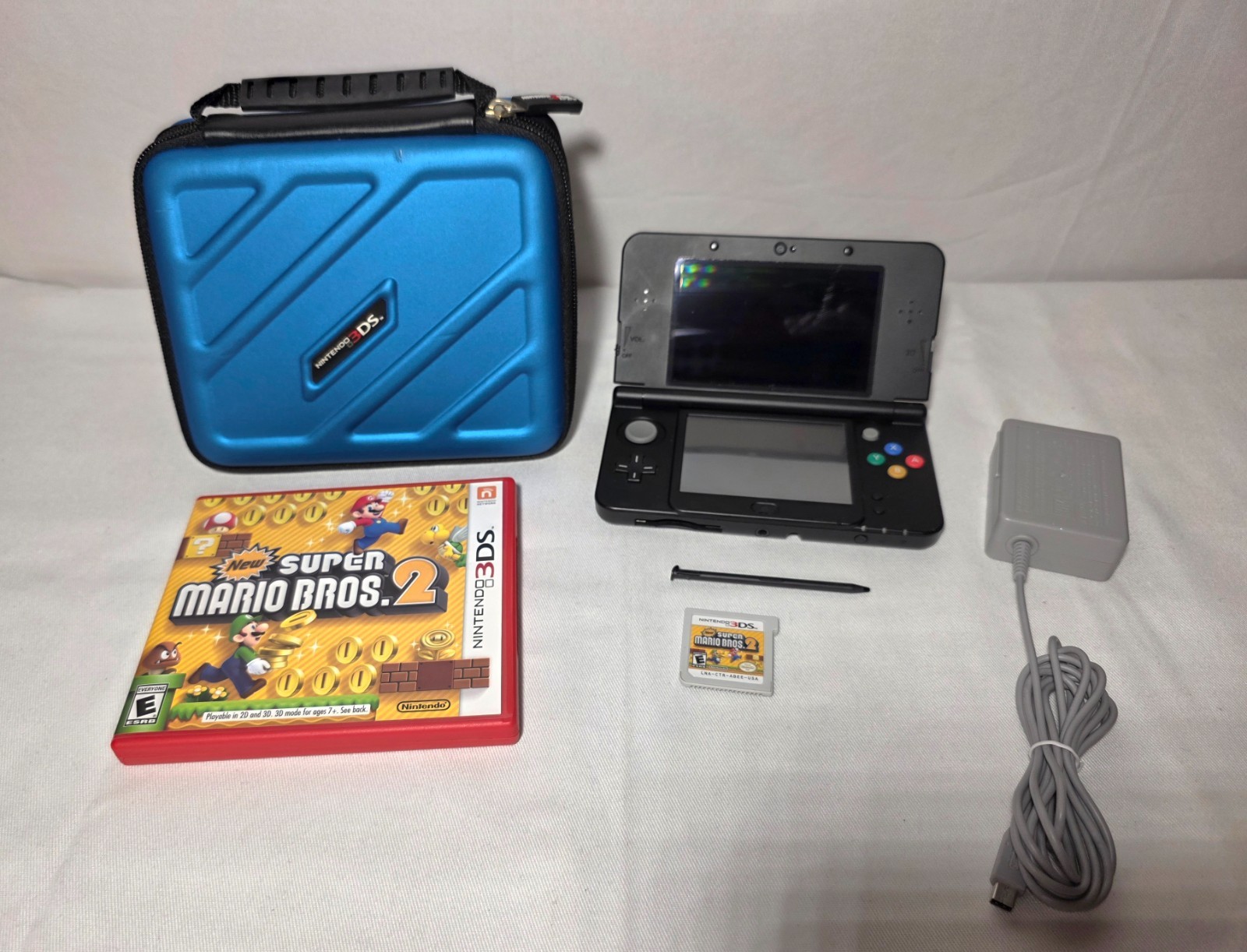 Nintendo 3DS- Super Mario Edition (Black Friday) w/charger and travel case