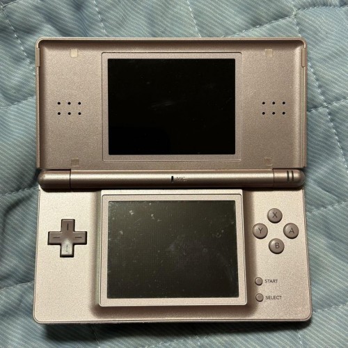 Nintendo DS Lite Noble Pink, in perfect working condition Used good condition