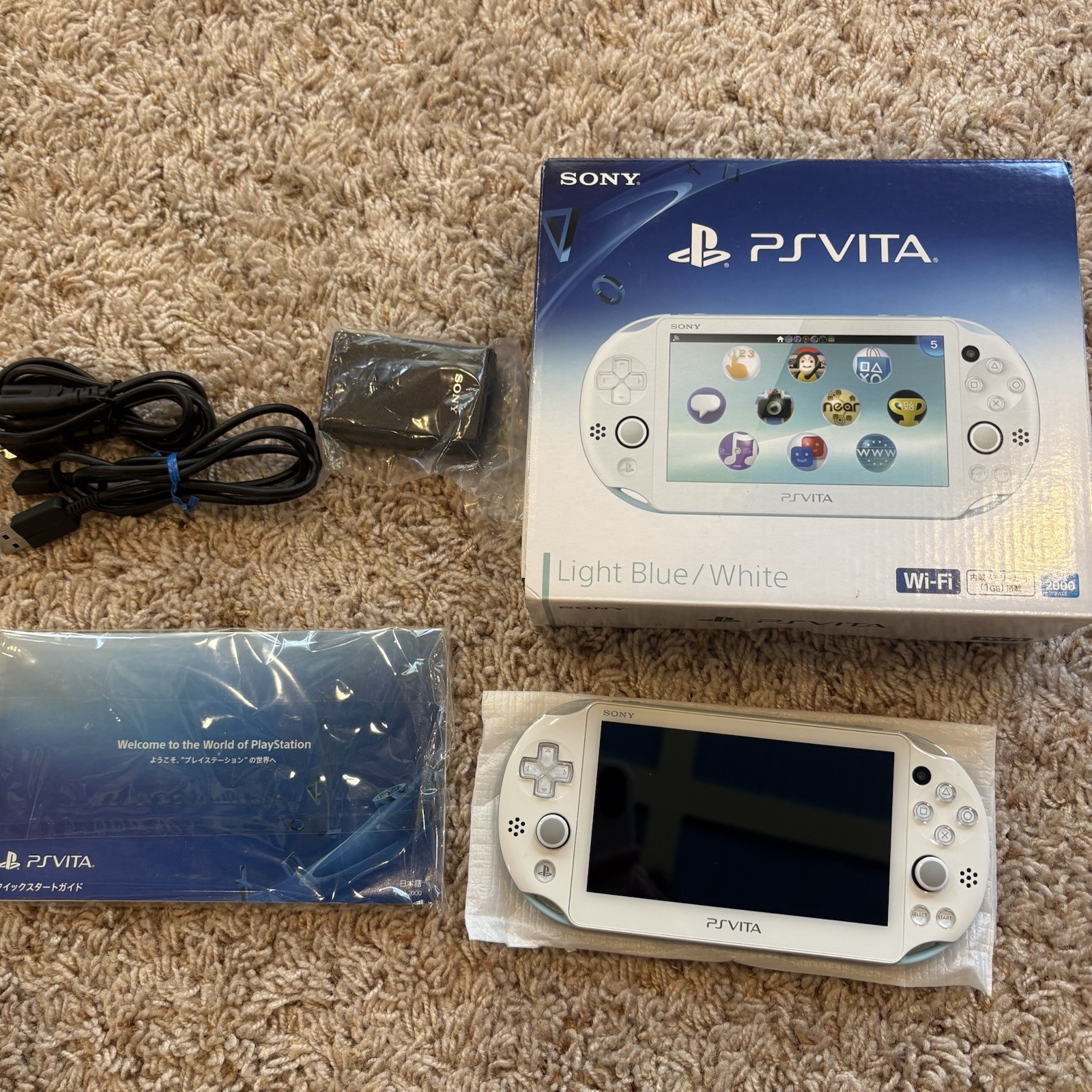 [Excellent] PS Vita PCH-2000 ZA14 Light Blue / White Sony Playstation Boxed