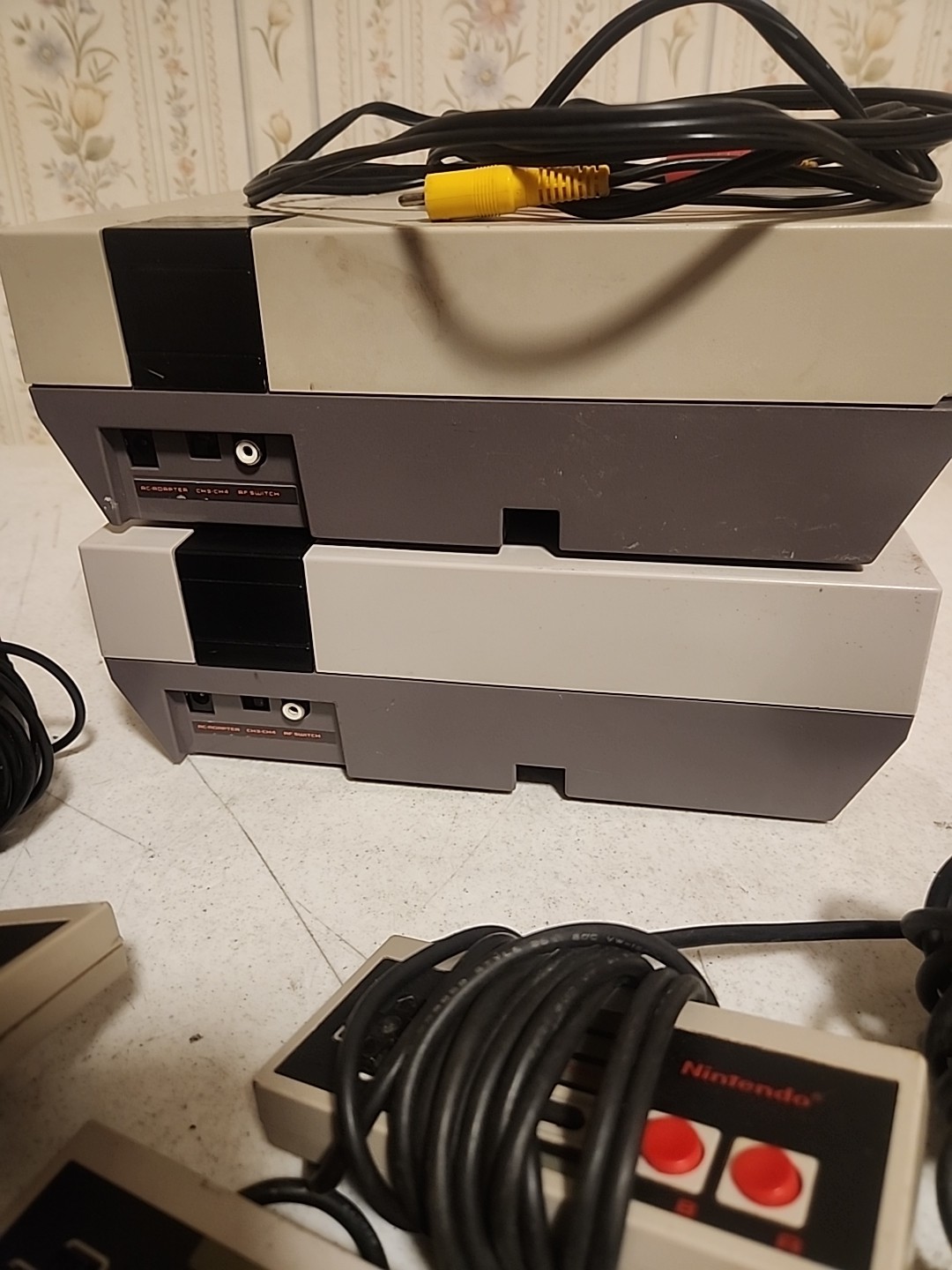 Nintendo NES Lot Of 2 Consoles 10 Games 6 Controllers Contra Mario TMNT