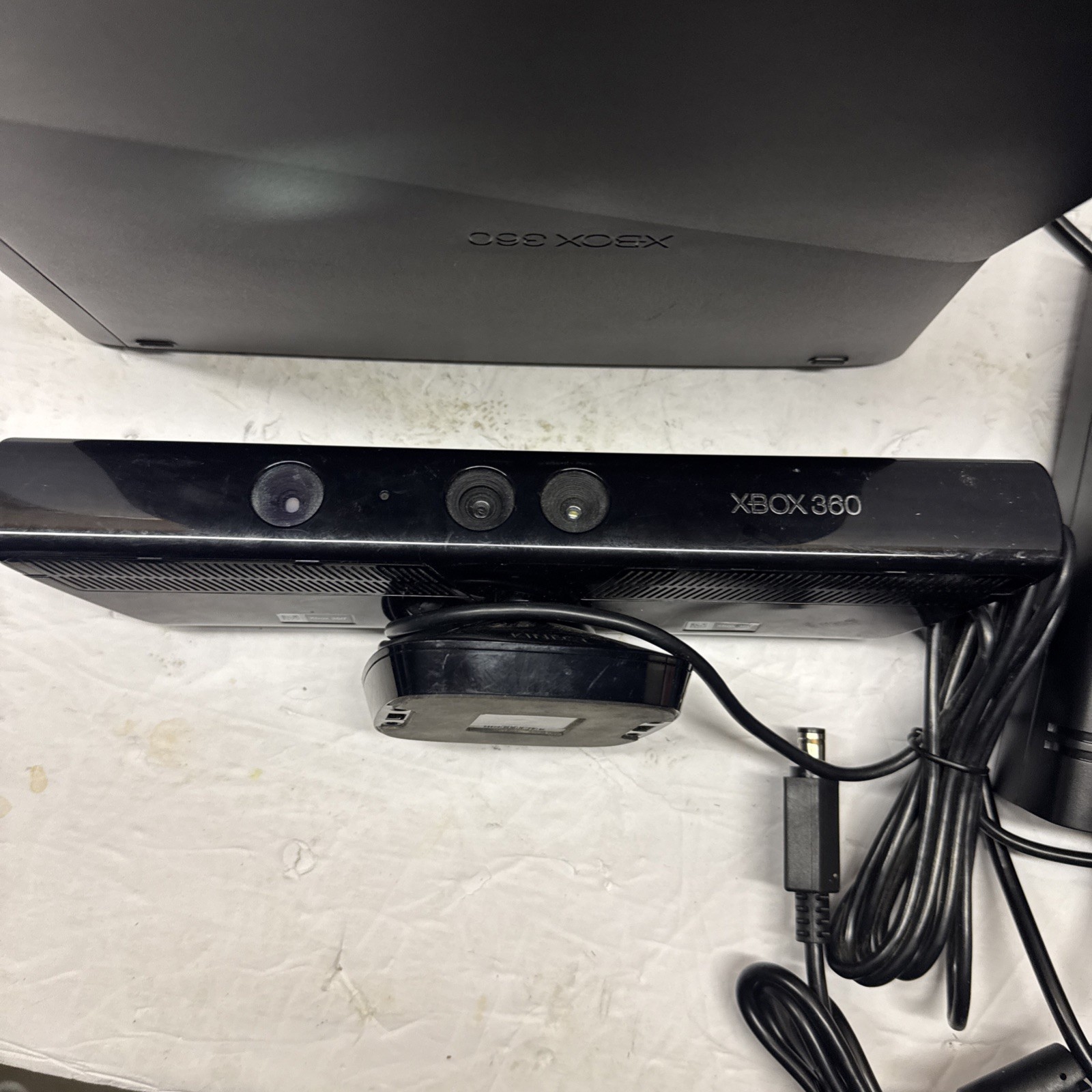 Microsoft Xbox 360 S Slim Model 1439 – Console & Kinect Bundle 4GB Tested VG