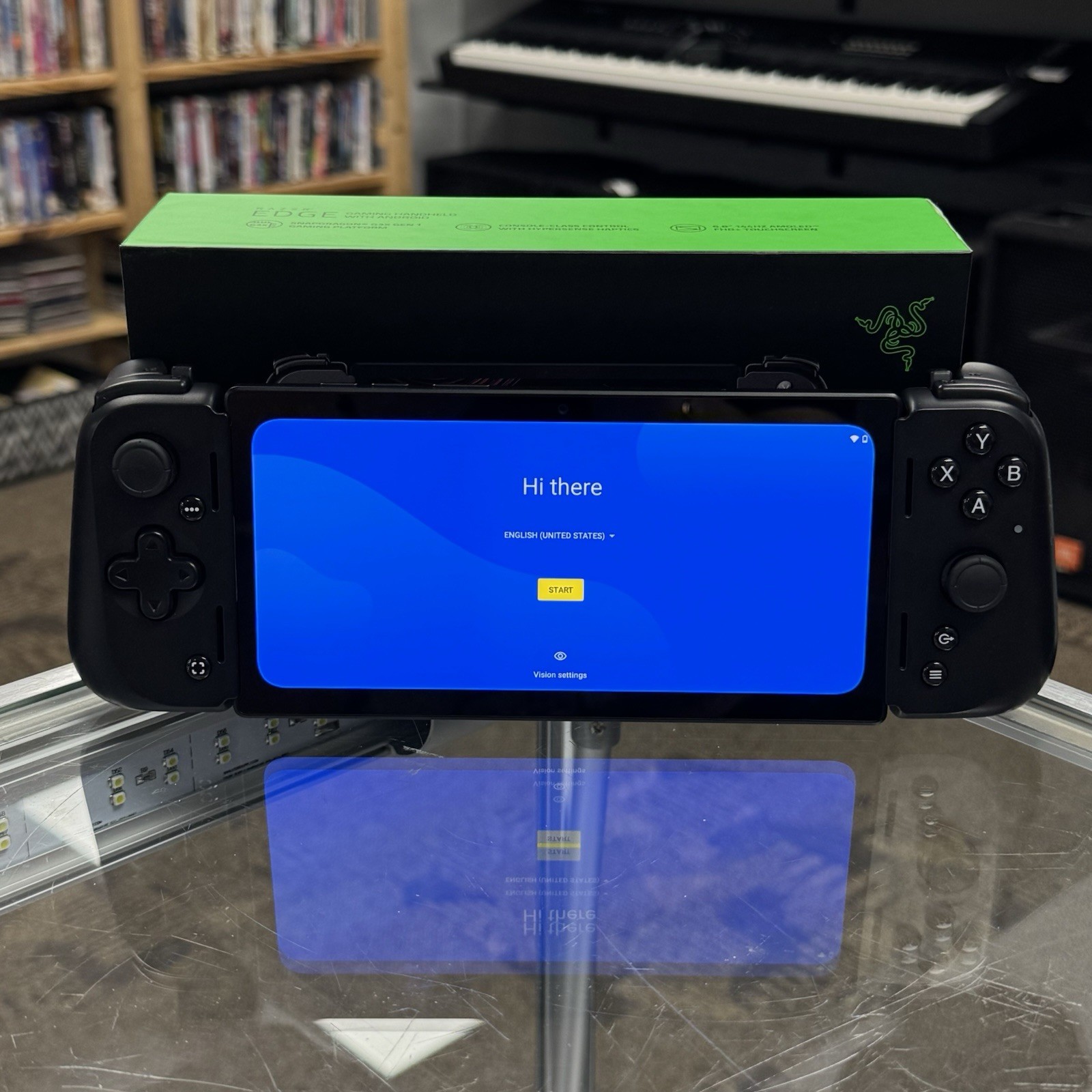 Razer Edge Handheld Gaming Tablet WiFi Razer V2 Pro Kishi Controllers W/ Box