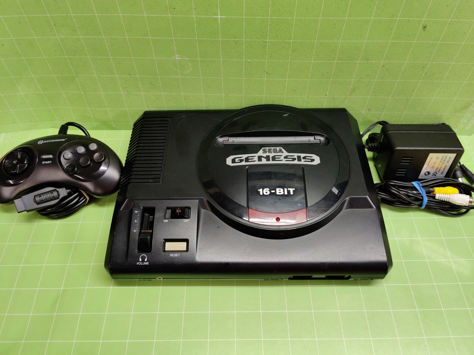 Sega Genesis Console 16-Bit -TESTED-WORKING-