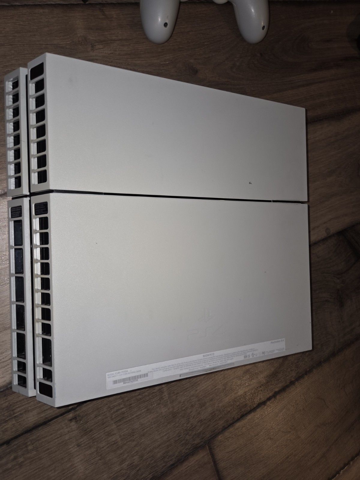 Sony Playstation PS4 Console Bundle 500GB CUH-1115A White With Controllers