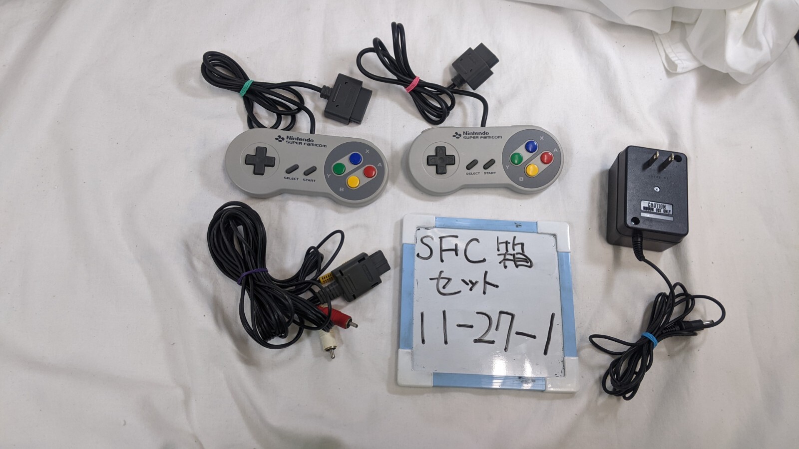 Nintendo Super Famicon SNES Console complete in Box excellent Condition 11-27-1