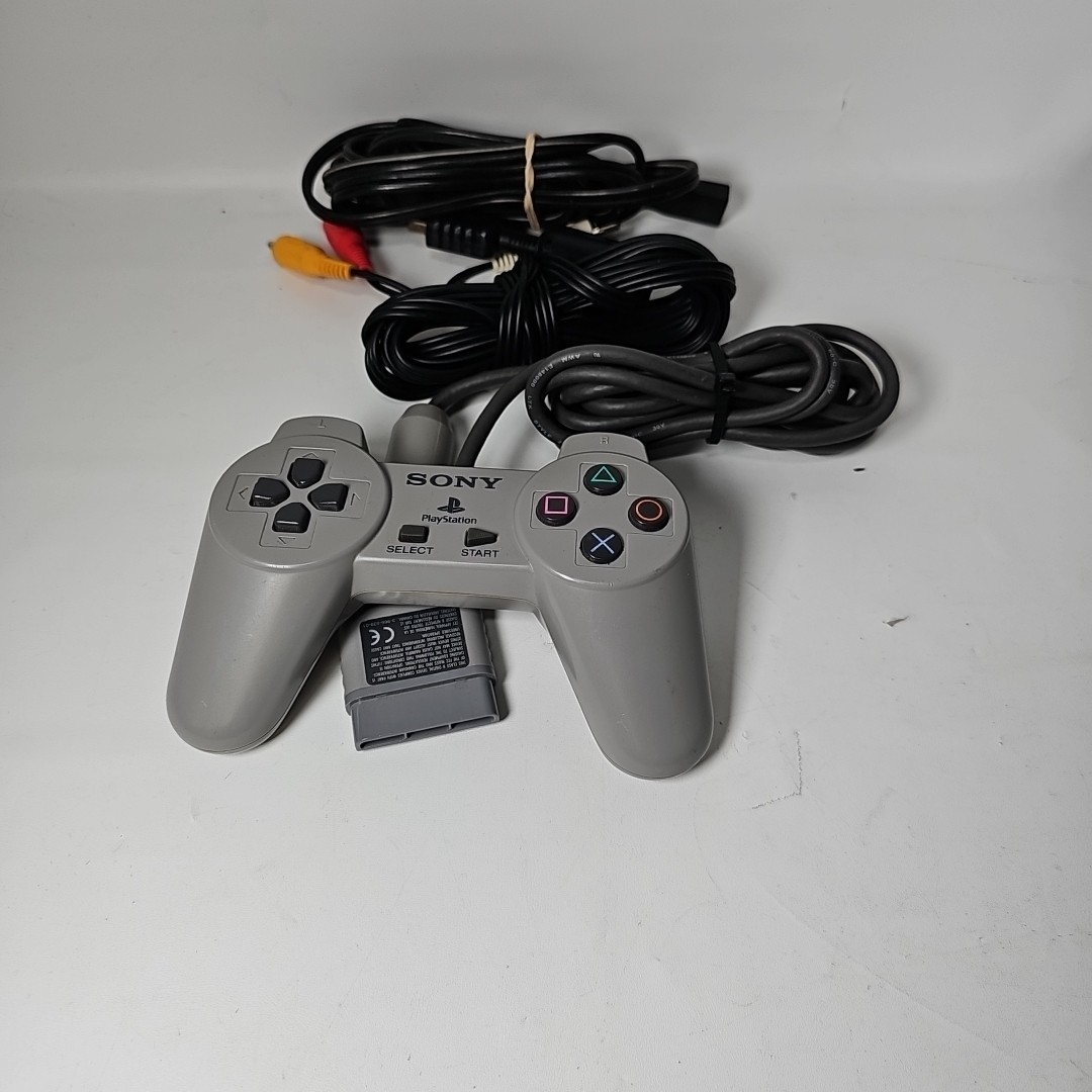 Sony PS1 Original SCPH-1001 Console Bundle-Tested & Works + 4 Random Games