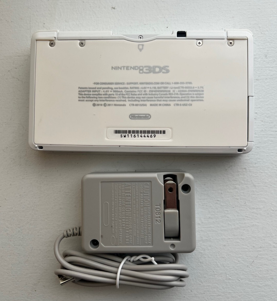 Nintendo 3DS Console – White – Custom New Shell – 16GB SD Card