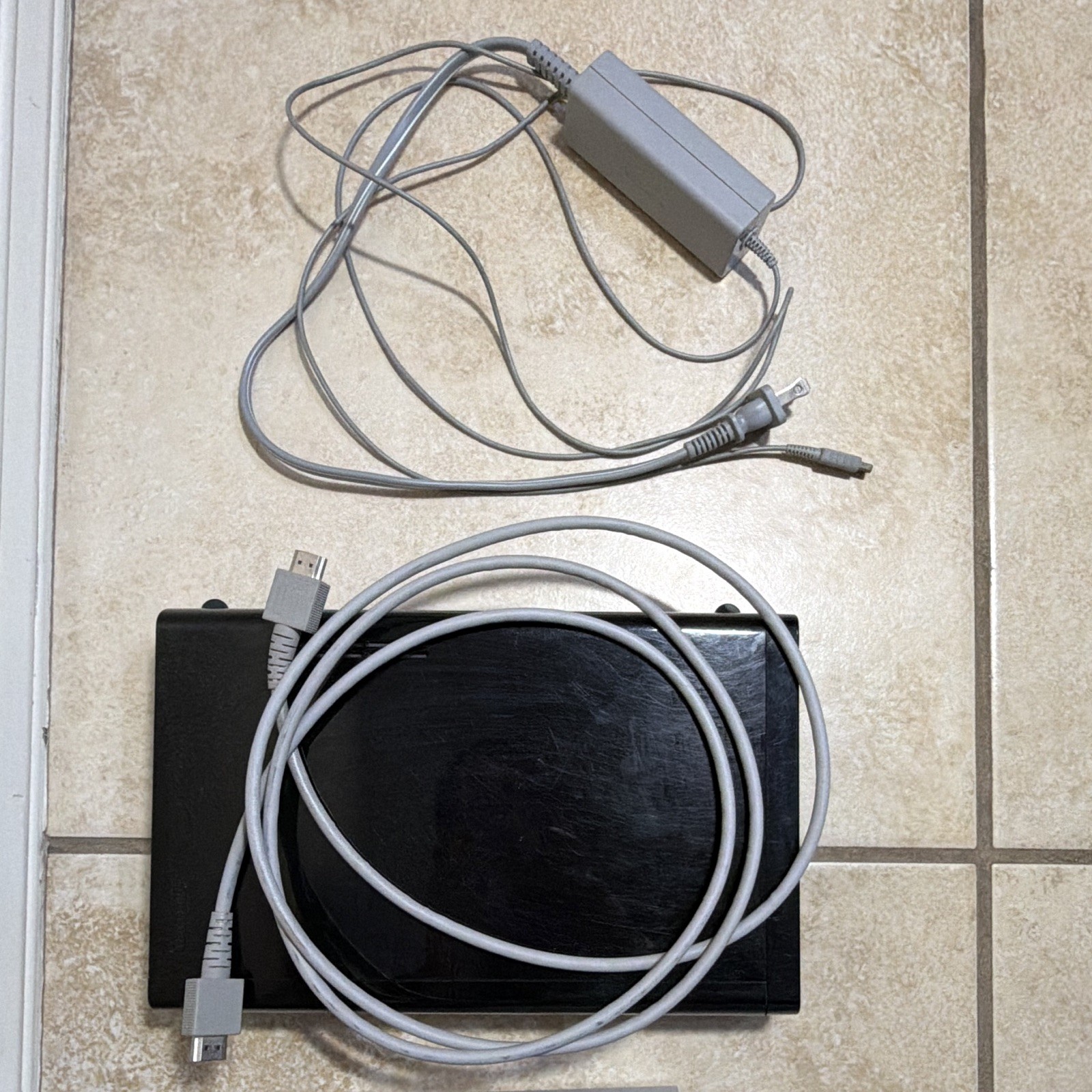 Nintendo Wii U 32GB Black Console + GamePad, Sensor Bar, Cables, Stands
