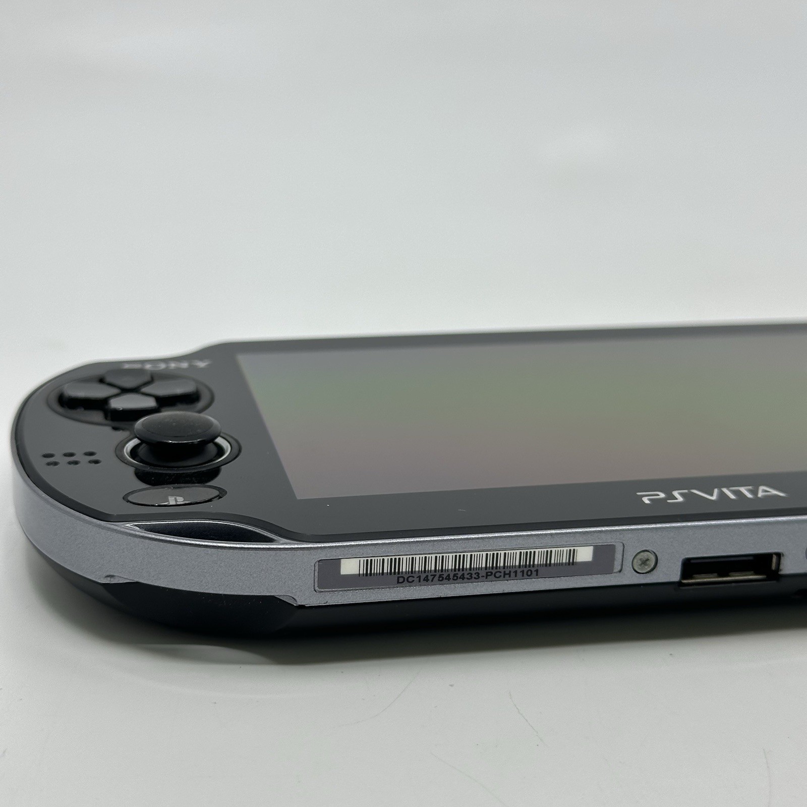 Sony Playstation PS Vita PCH-1101. 3G/WiFi. Console w/ 4gb Card Tested Working