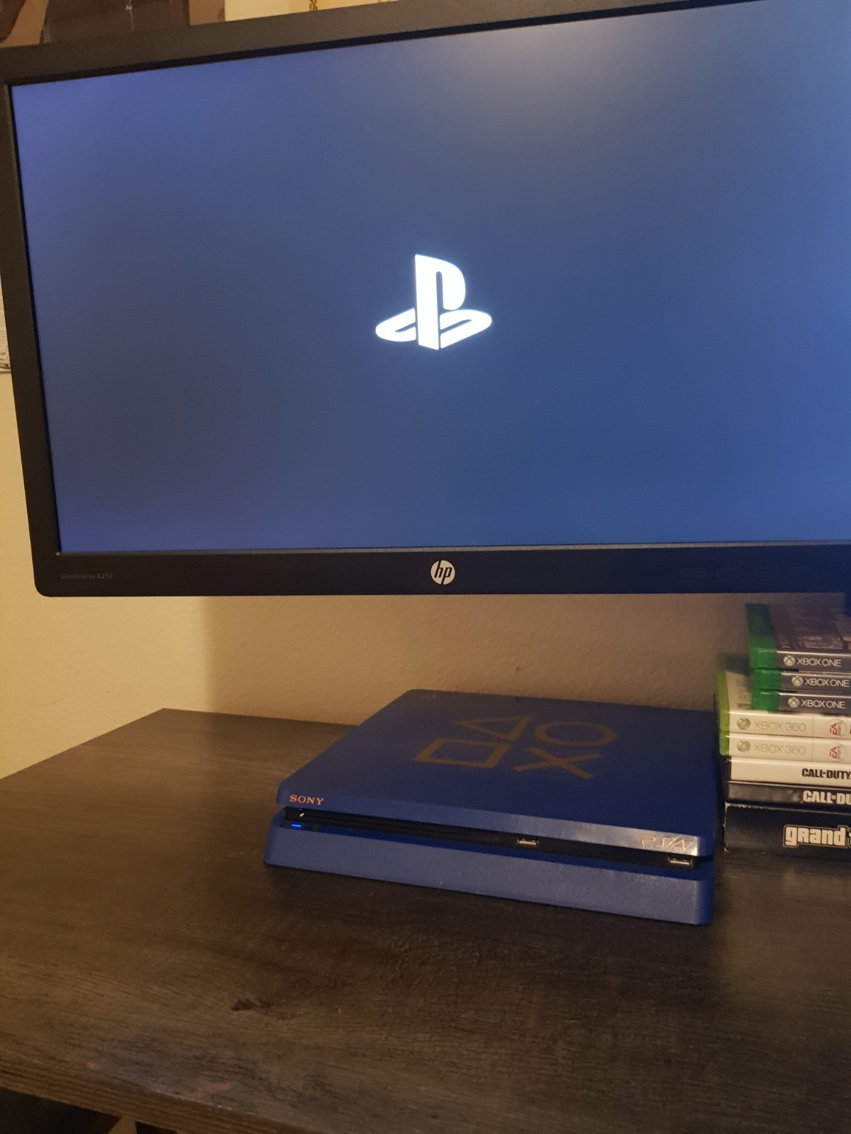 console bundle ps4 xbox one x+2 monitors monitor arm and 2 controllers