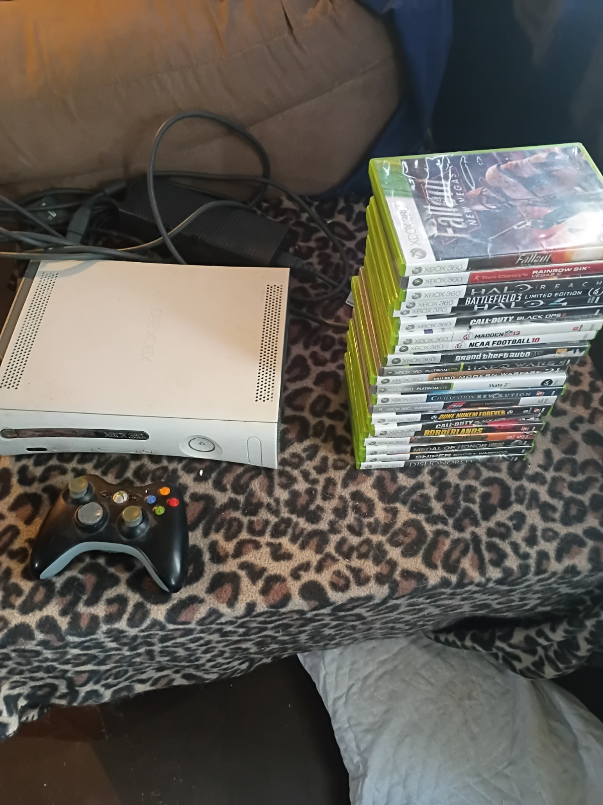 Xbox 360 Bundle, Lot Of 21 Games, All Cords, 60 Gb Hard Drive, Works Well