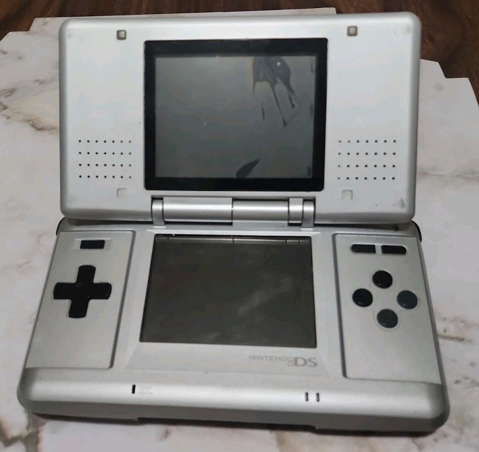 Nintendo DS Handheld System – Silver Console ONLY *READ*