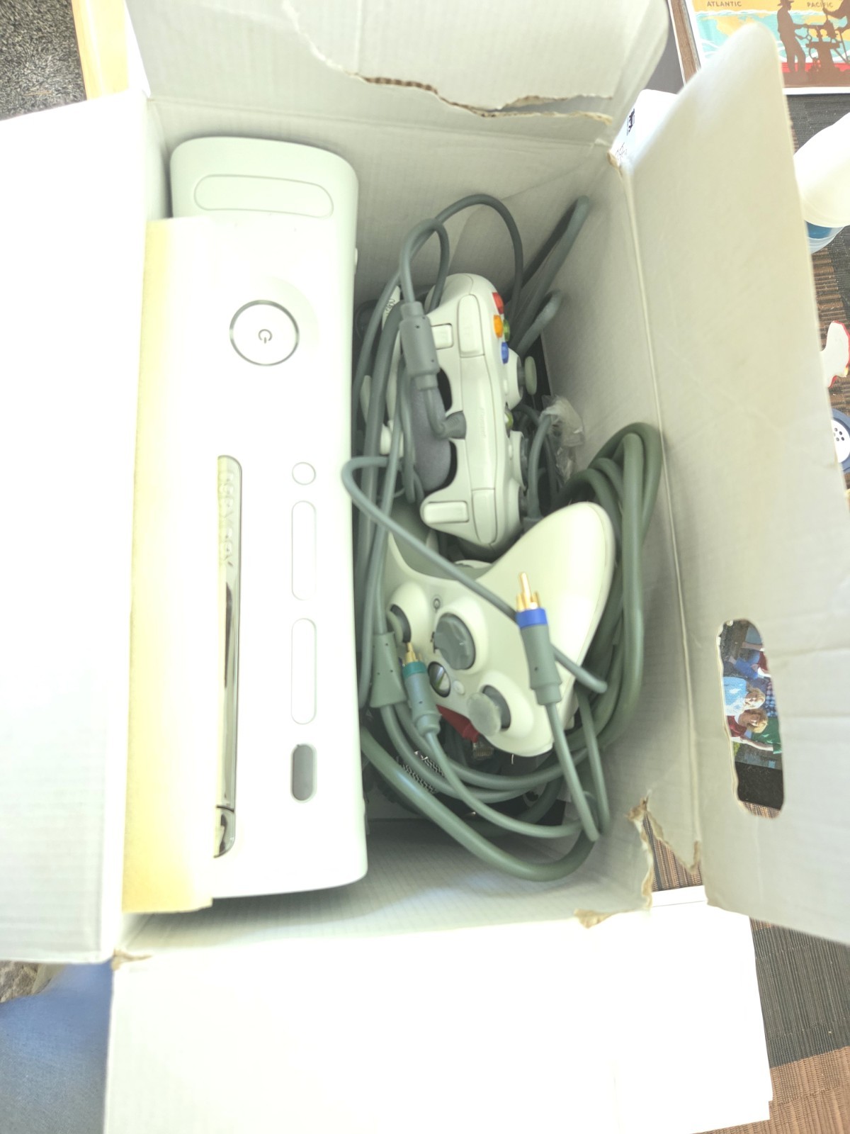 Xbox 360 60GB HDD w/ Power Cable, Internert, HDMI + Controller READ DESCRIPTION