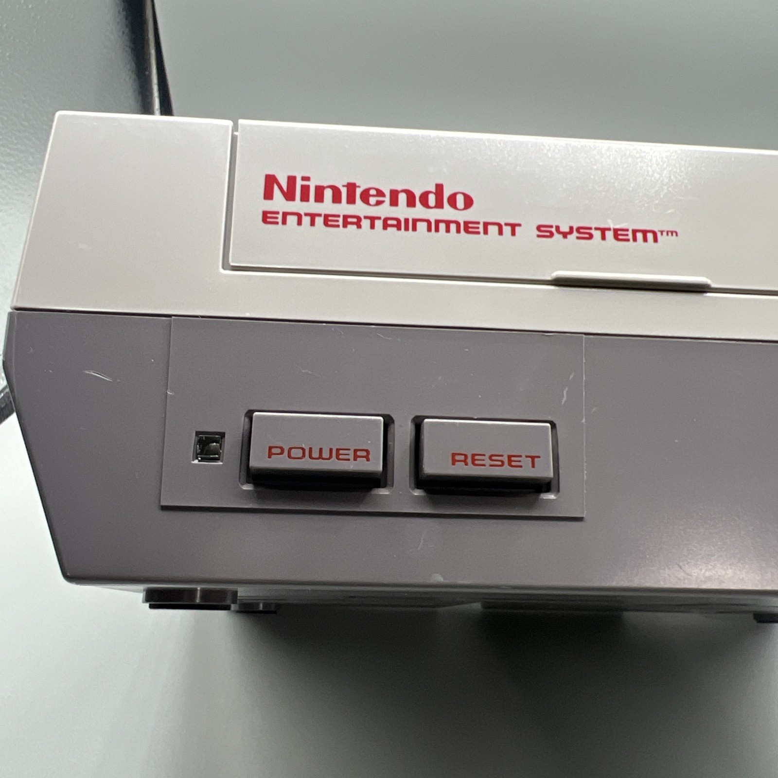 Nintendo NES-001 Console Bundle w/ Cords, Controller, Zapper & Mario/Duck Hunt