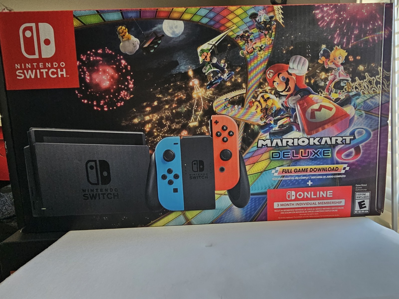 RARE Nintendo Switch Mario Kart 8 Deluxe Console Bundle Neon Blue/Red Joy-Con
