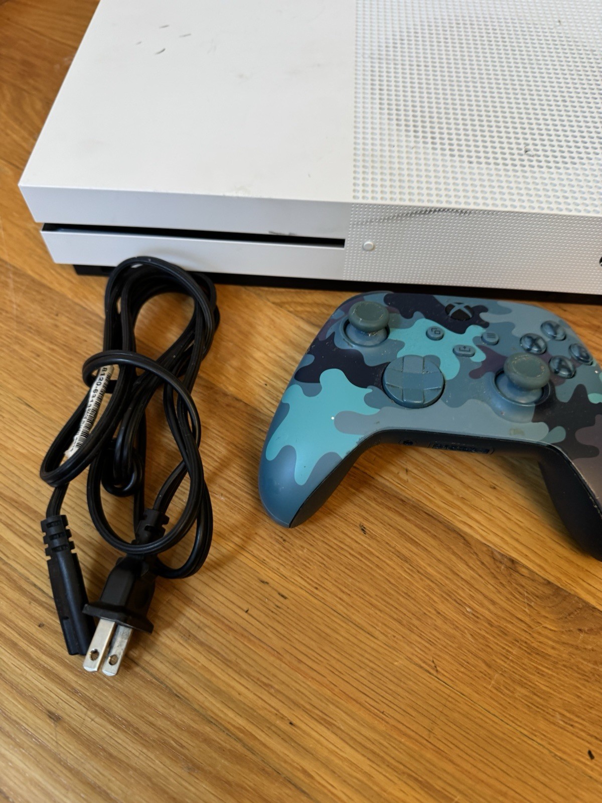 Microsoft Xbox One S Blu-Ray Compatible Console W/Controller
