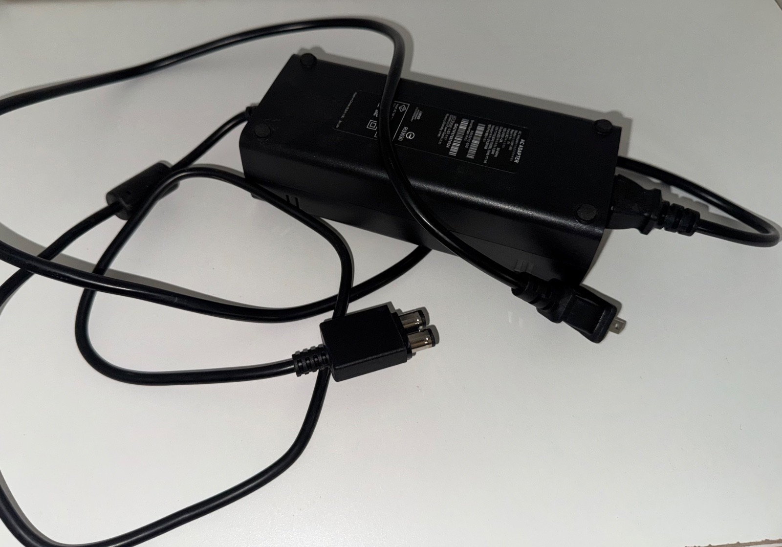 Working Xbox 360 console 500 GB two controllers with game, plus power cord