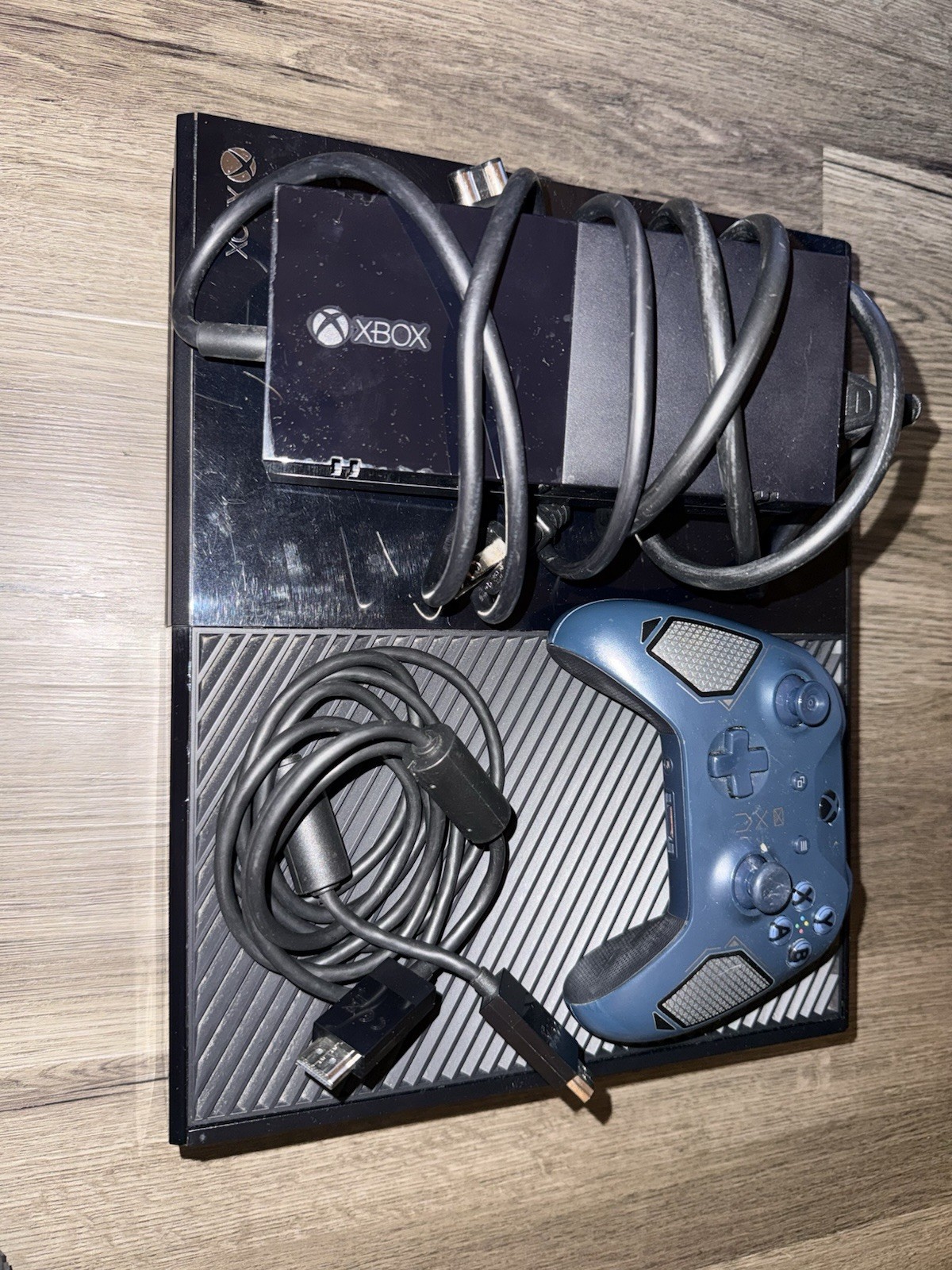 Microsoft Xbox One Model 1540 365GB Black Gaming Console with Controller