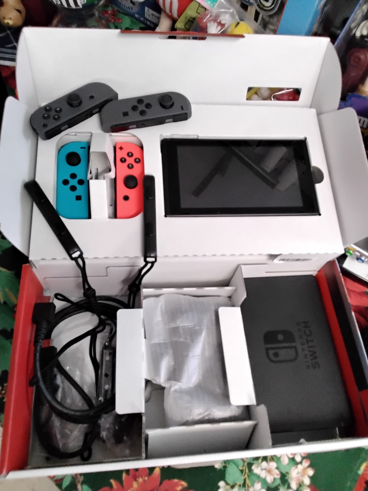 USED Nintendo Switch Handheld Console – Neon Red/Neon Blue