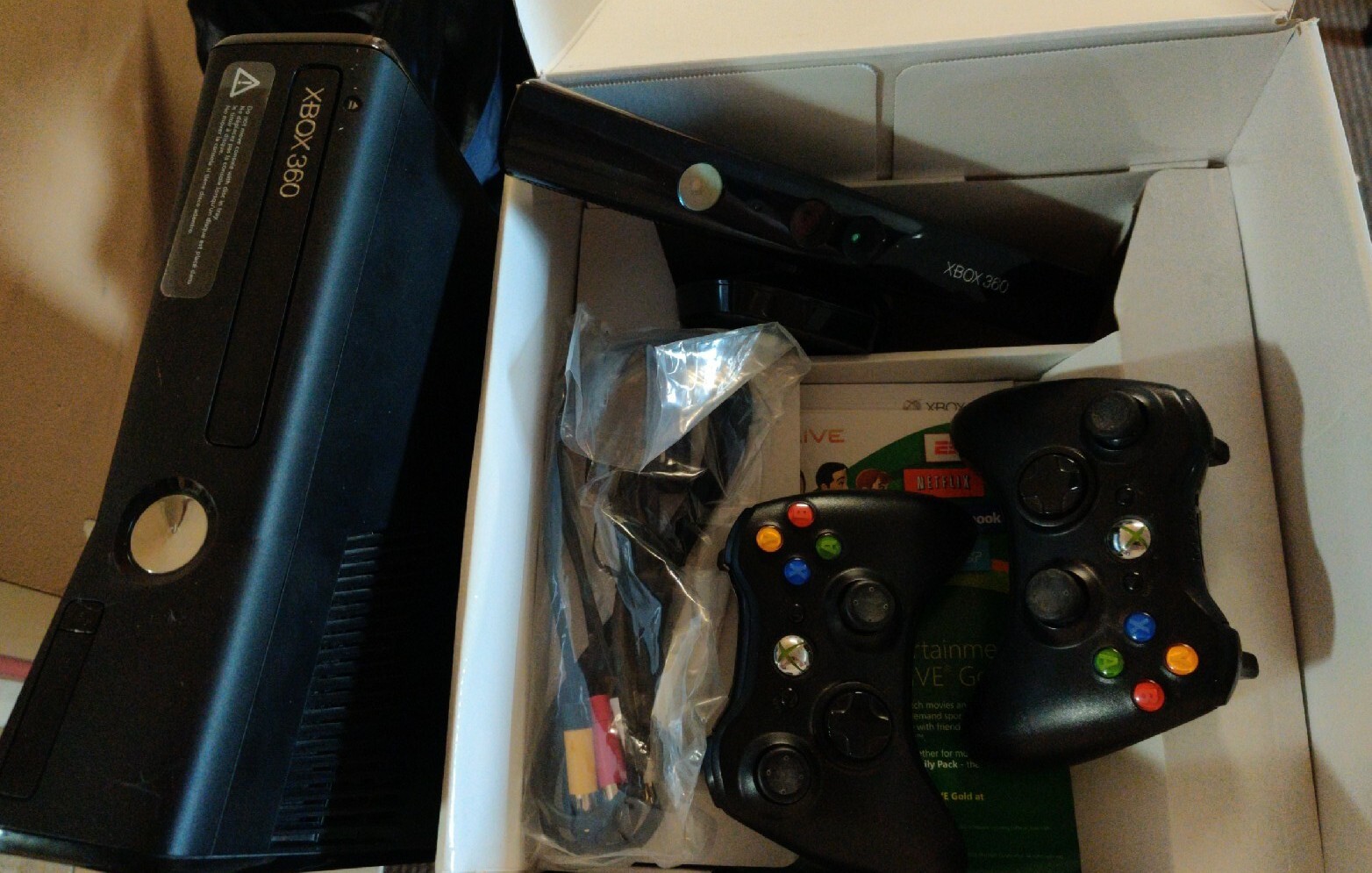 Microsoft Xbox 360 Kinect Bundle 250GB Matte Black Extra Controller Extra Games