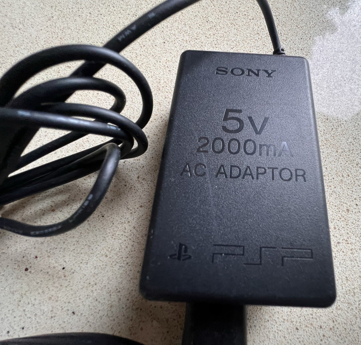 Genuine Sony PSP-100 Charger 5V 2000mA AC Adapter For Sony PSP 1001 2001