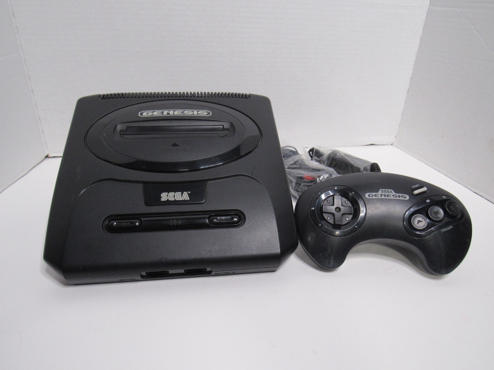 Sega Genesis Model 2 Console Bundle Controller Cables Tested Working + Game