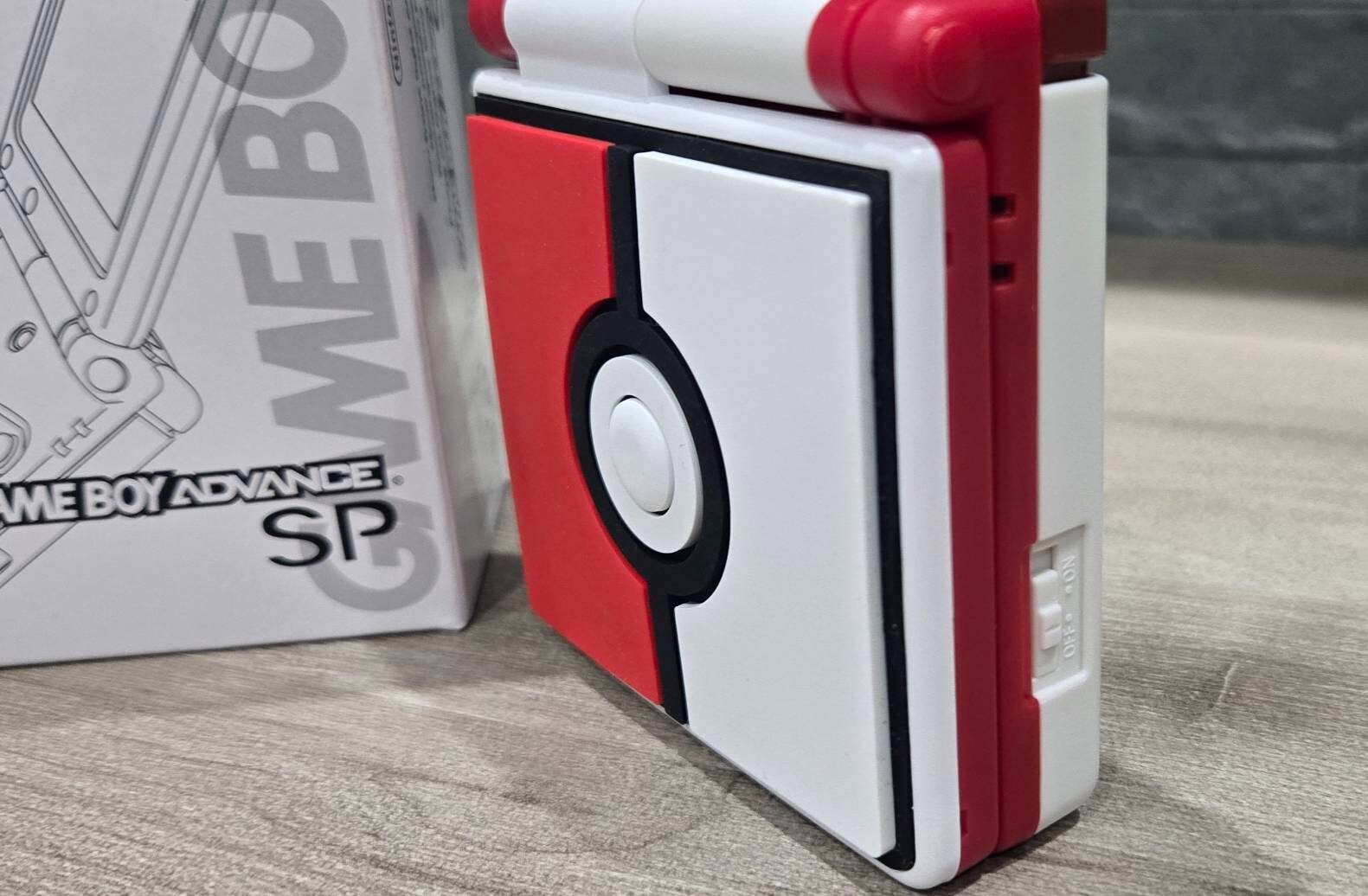 Gameboy Advance SP AGS-001 Pikachu Pokémon Reshell Custom shell & New Battery