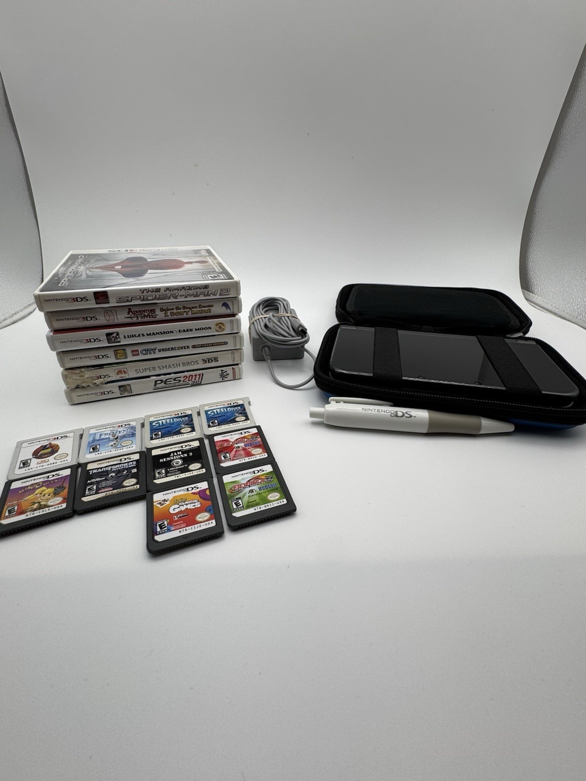 Nintendo New 3DS XL 4GB Handheld Gaming System – Metallic Black (+++ACCESSORIES)