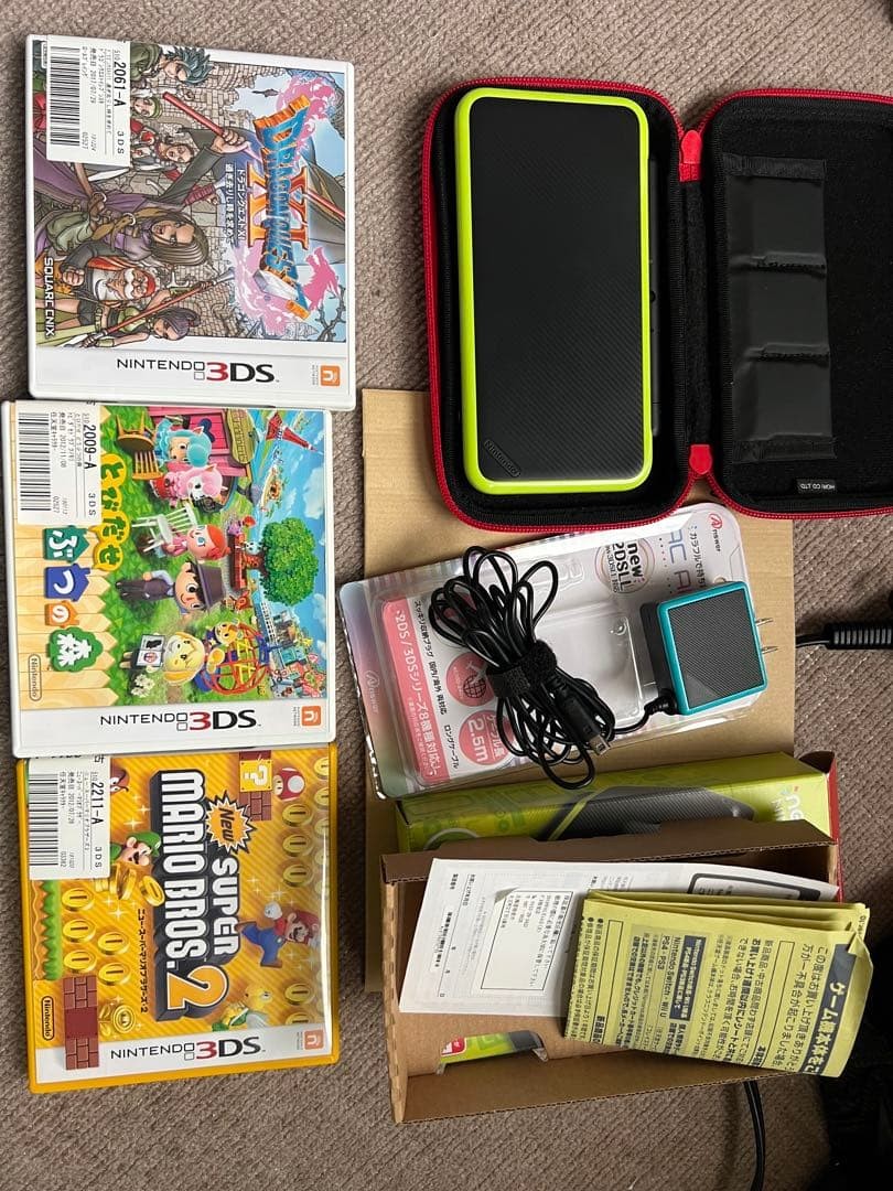 3DS/2DS/DS New 2Ds Ll Body Black/Green With Charger Case Japan