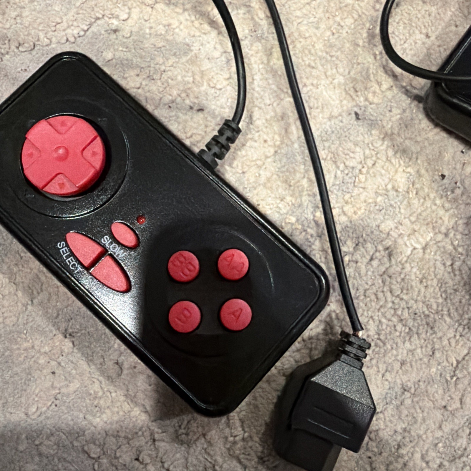 Retro-Bit Entertainment Console Red & Black Edition (Nintendo)