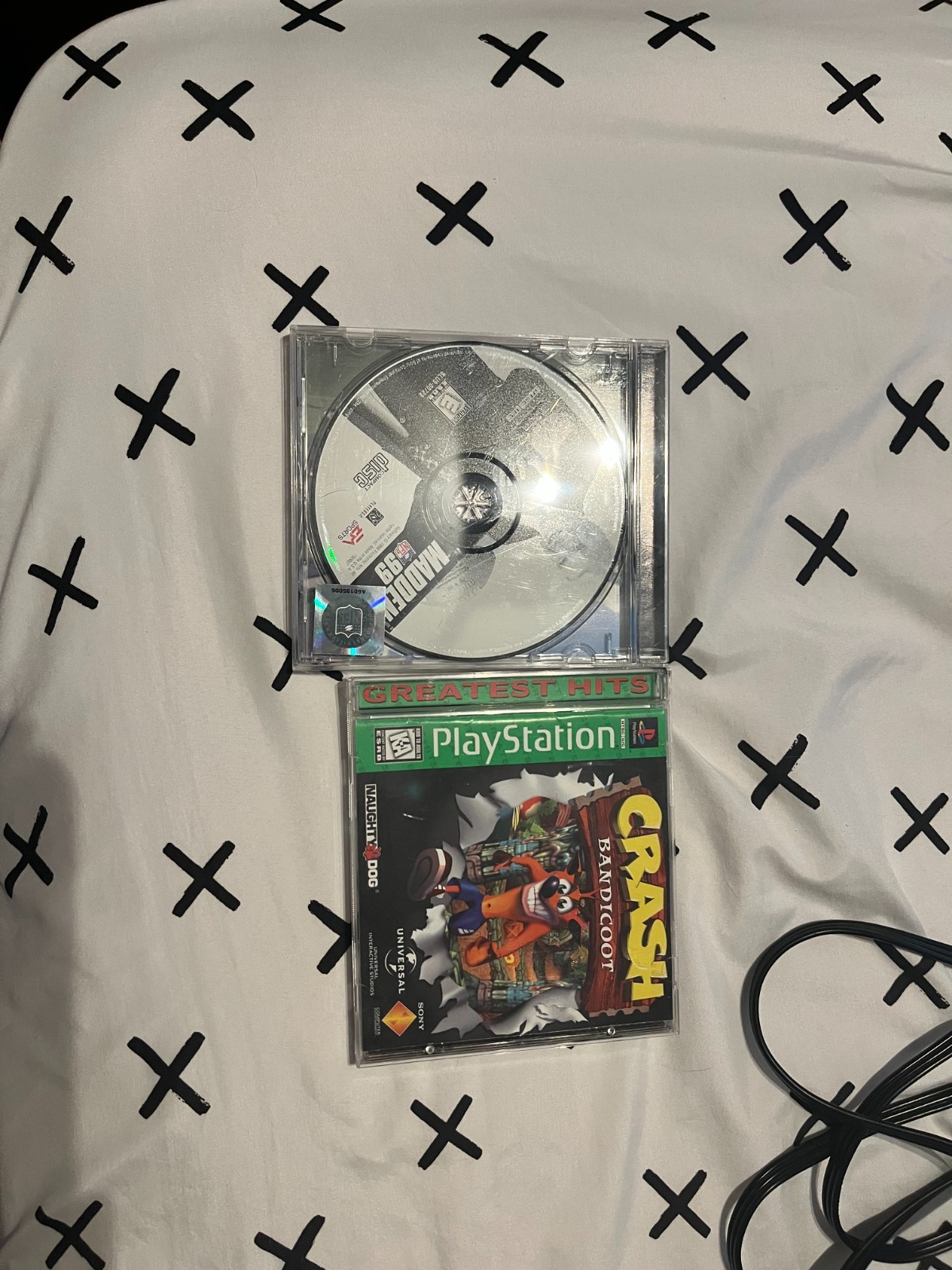 Sony PlayStation 1 Video Game Console – Gray with 1x Controler 2x Game